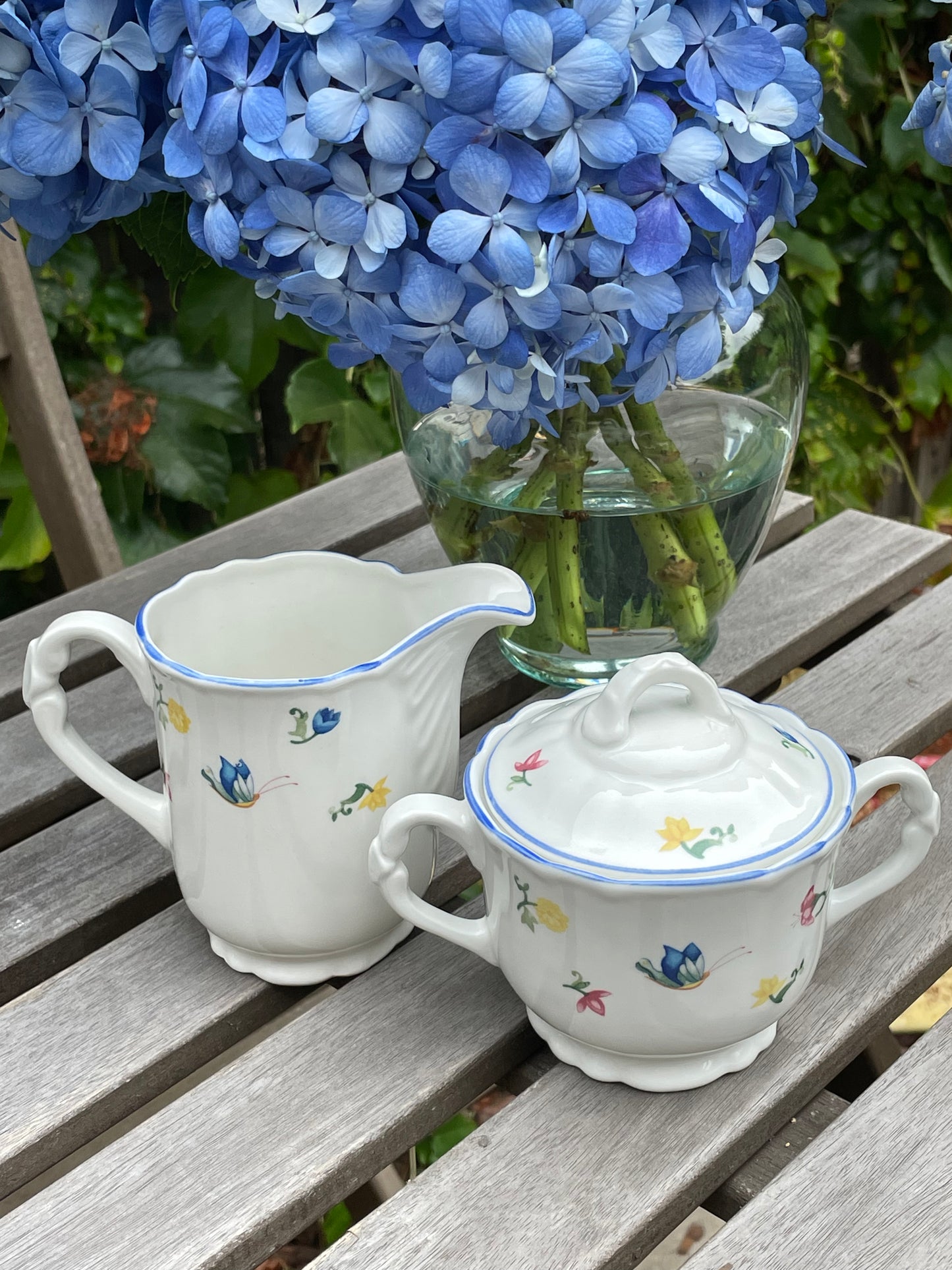 Coeur d'Alene Tea Sette, 16 Pieces