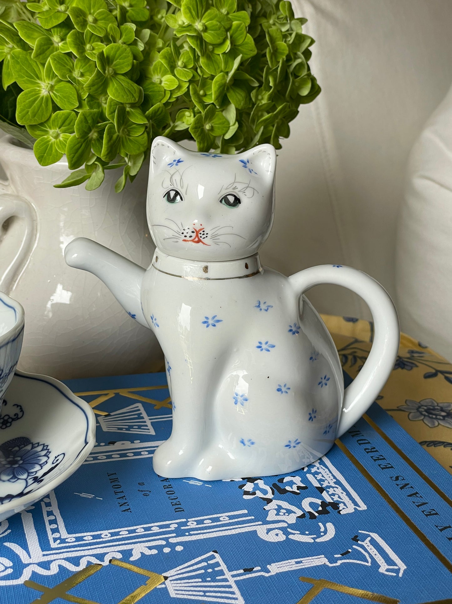 Sunrise Cat-Shaped Creamer