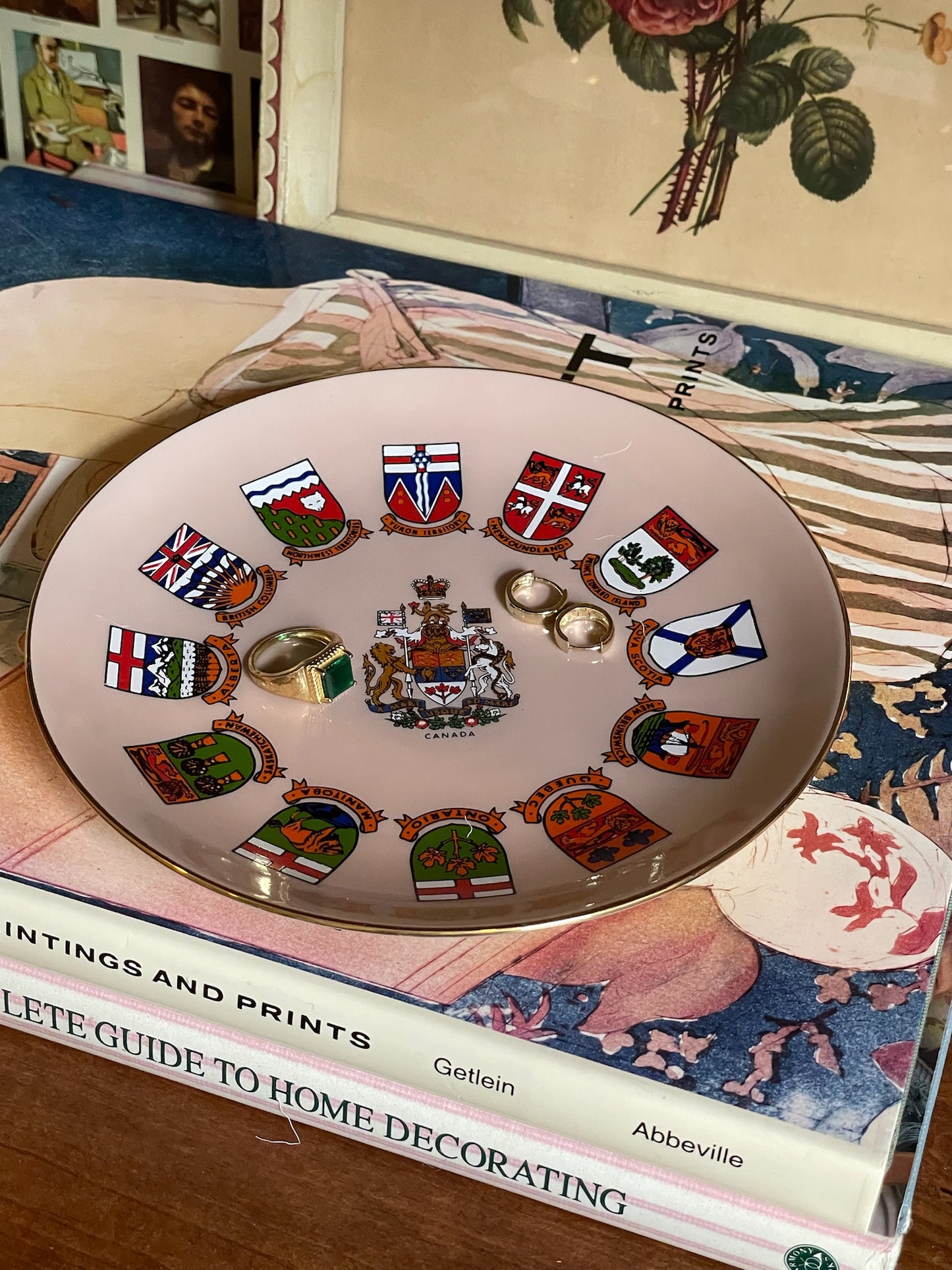 Canadian Crest Decorative Plate