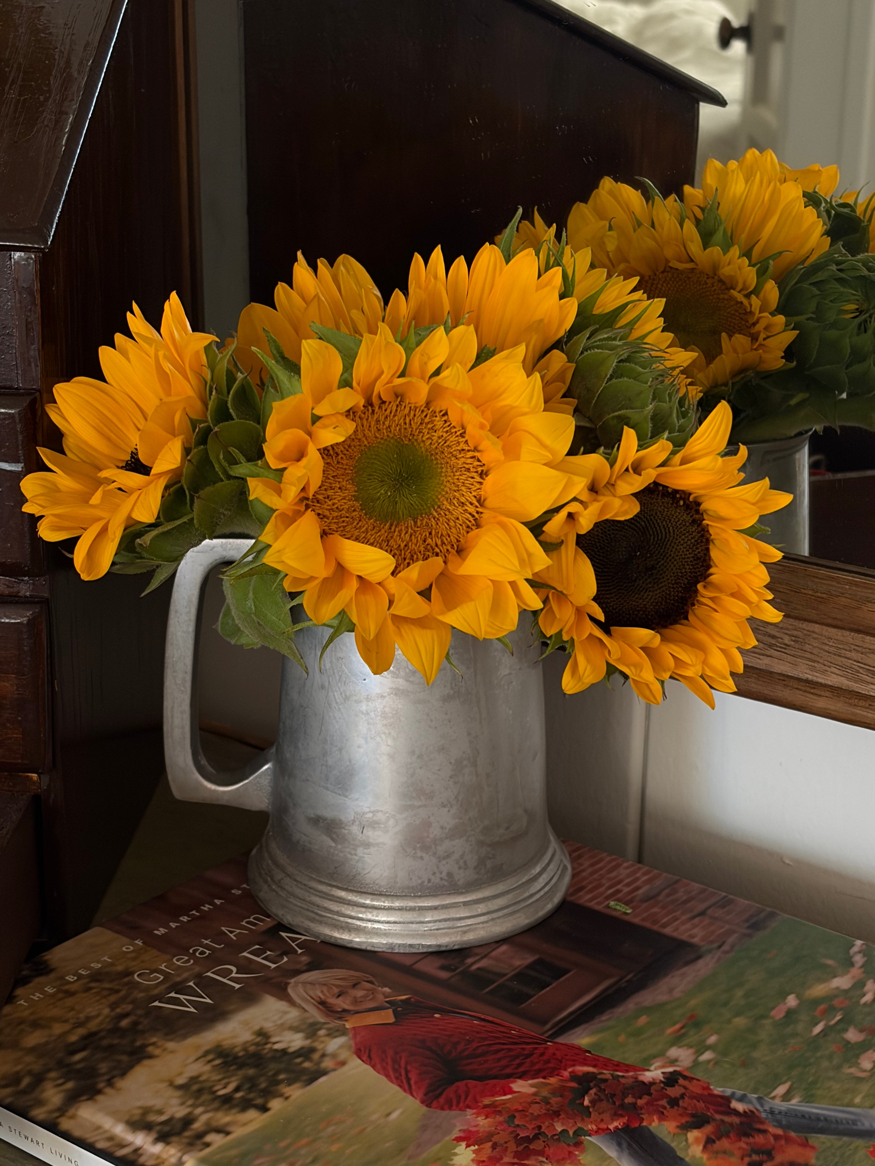 The Pembroke Tankard Vase