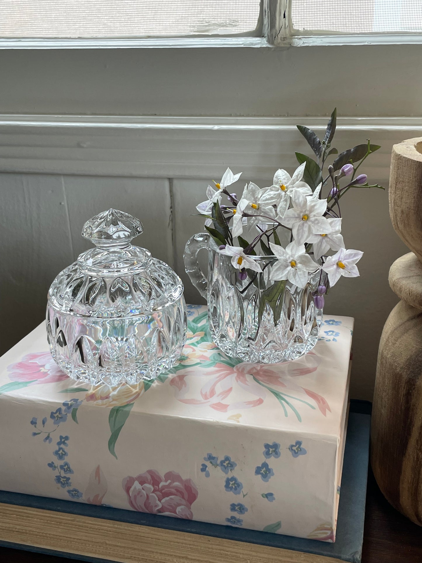 Demi Cream & Sugar Set