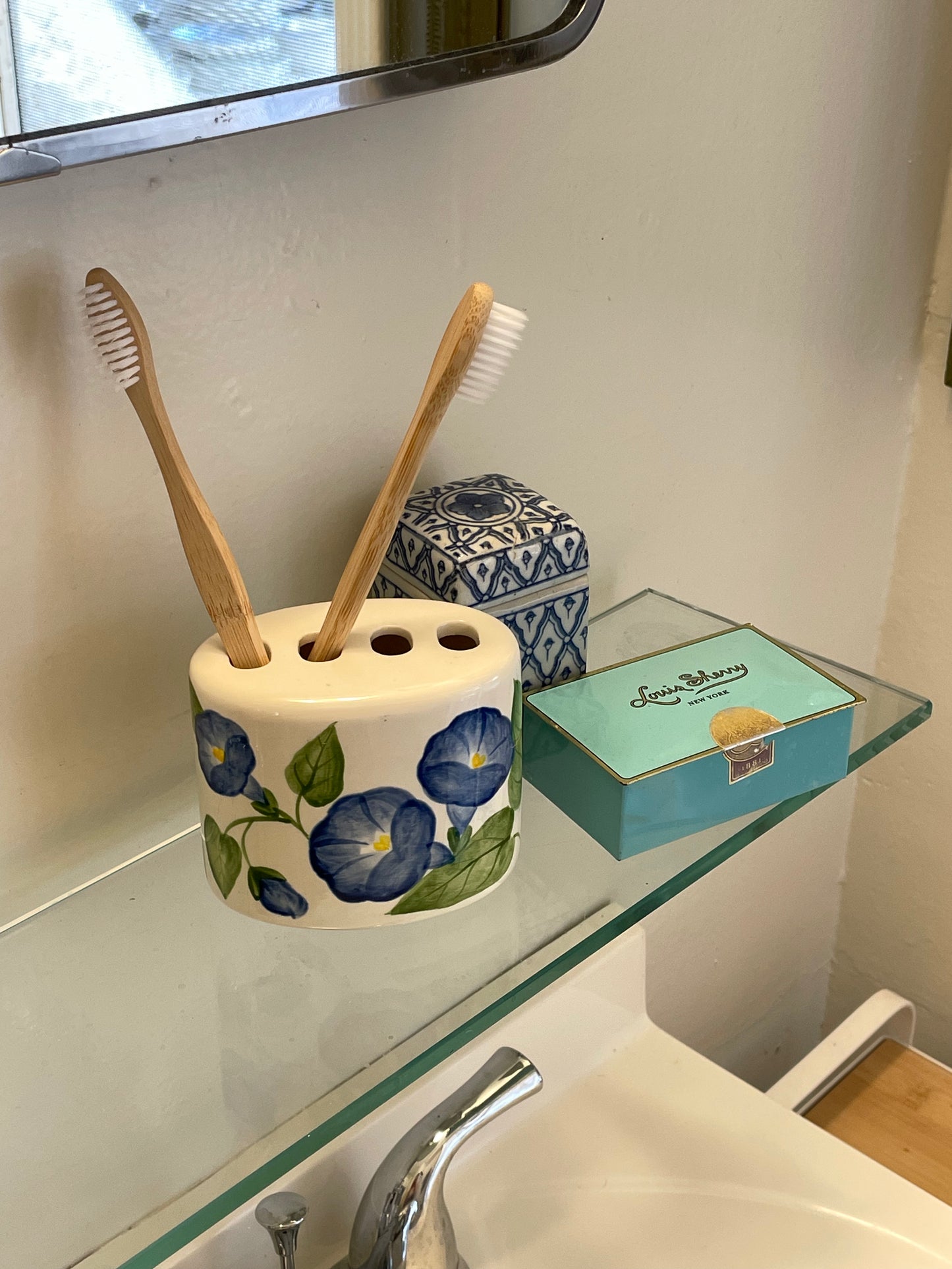 Monterey Toothbrush Holder