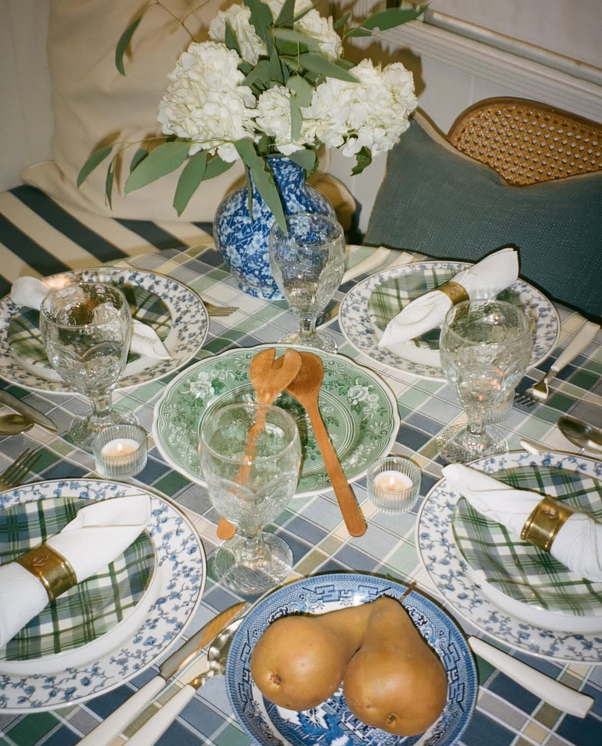 Carlton Sette, Table for 4