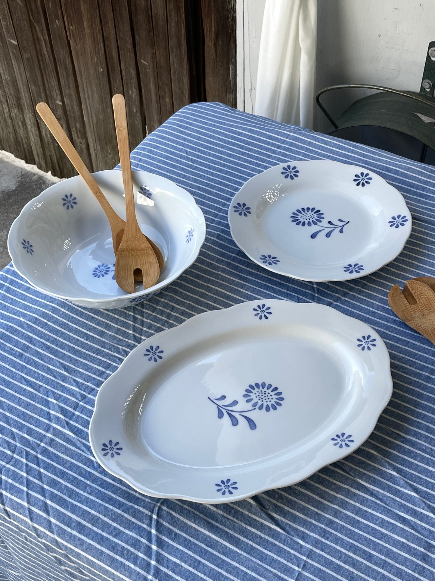 Blue Daisy 3-Piece Serving Set