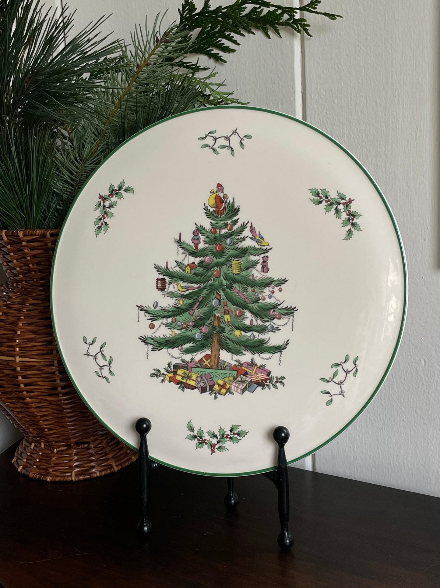 Spode 'Christmas Tree' Decorative Round