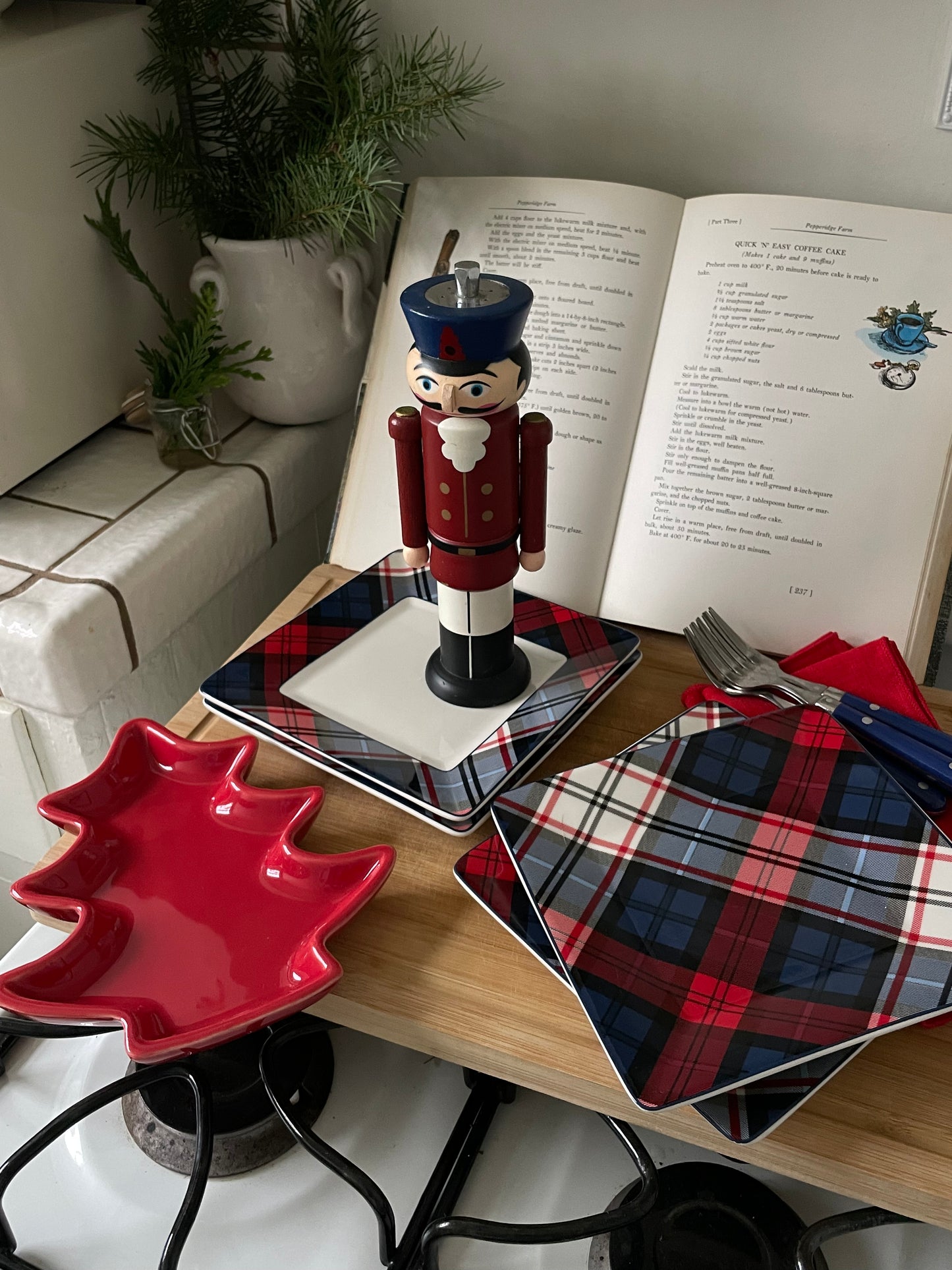 Yuletide Trinket Dish