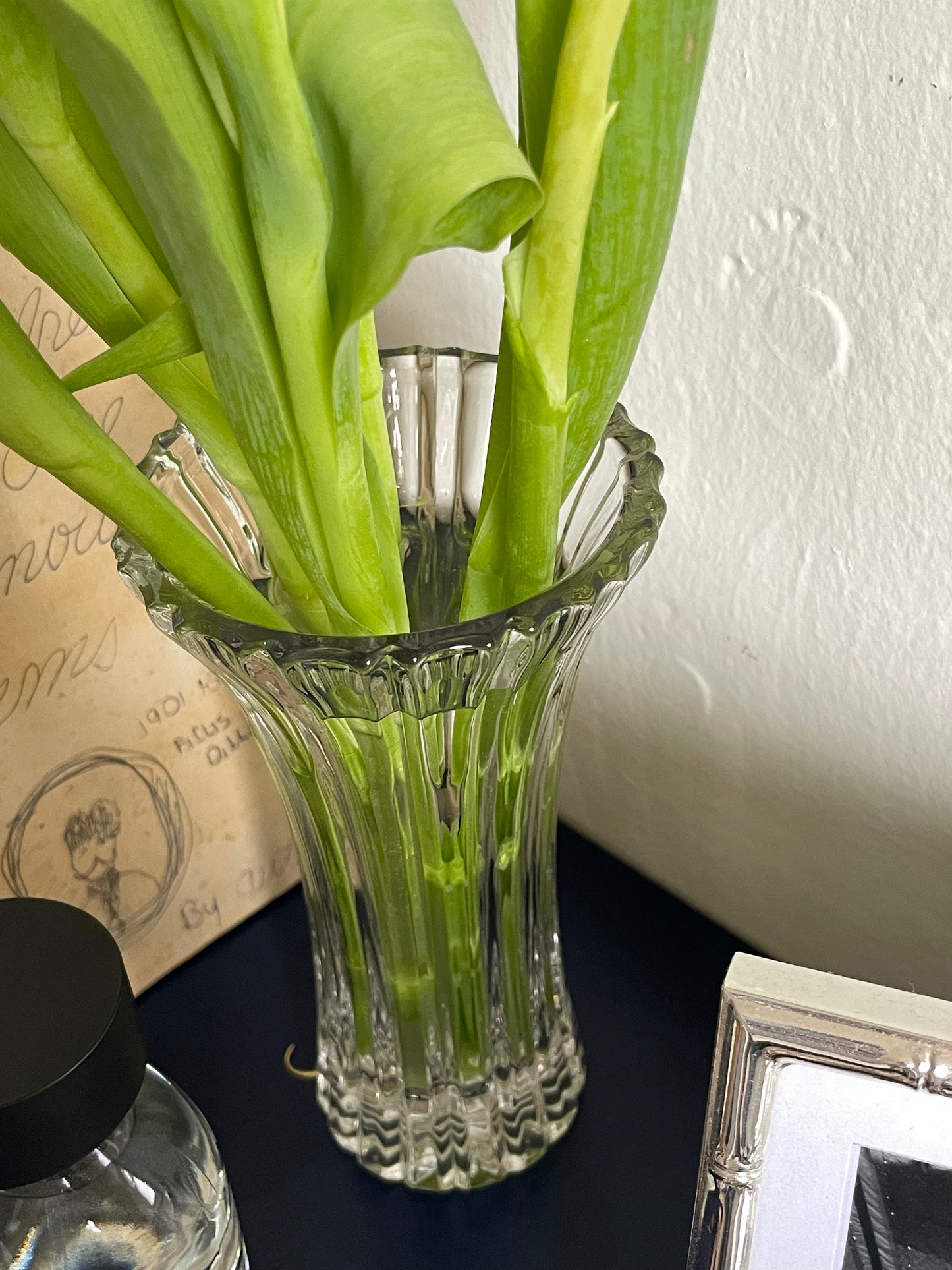 Amorette Vase