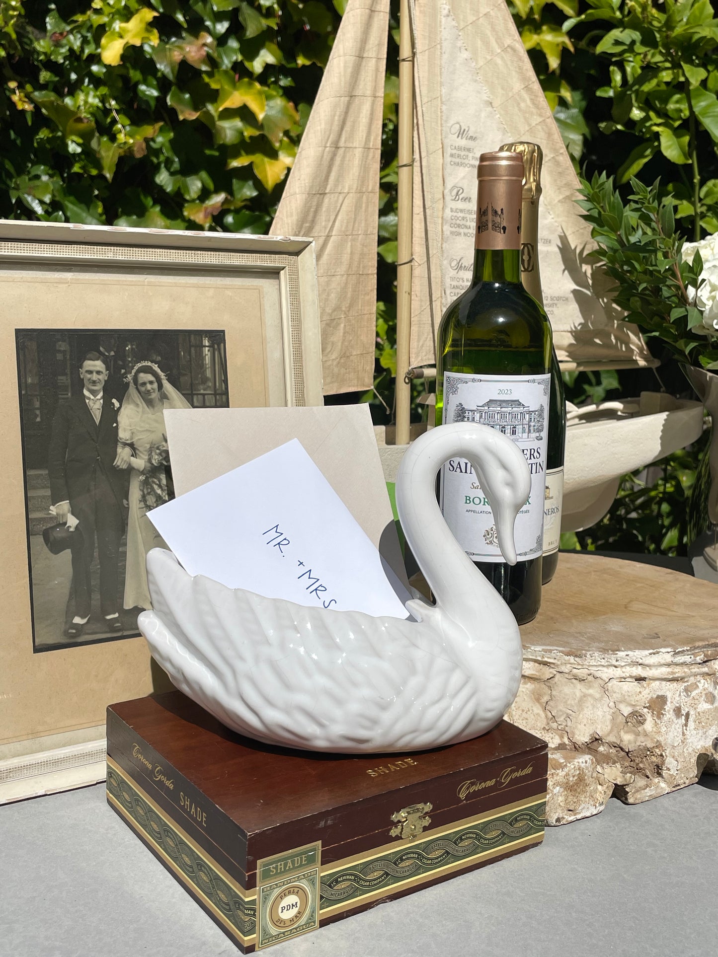 White Swan Decorative Bowl
