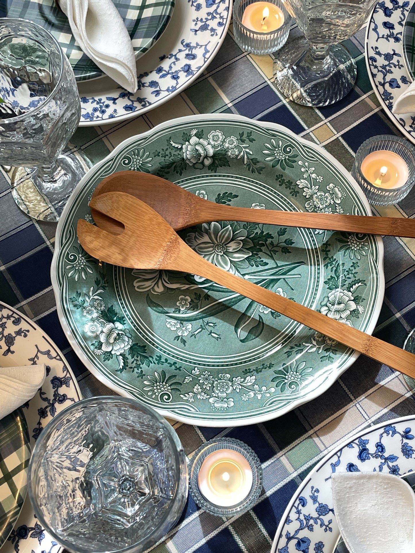 Carlton Sette, Table for 4