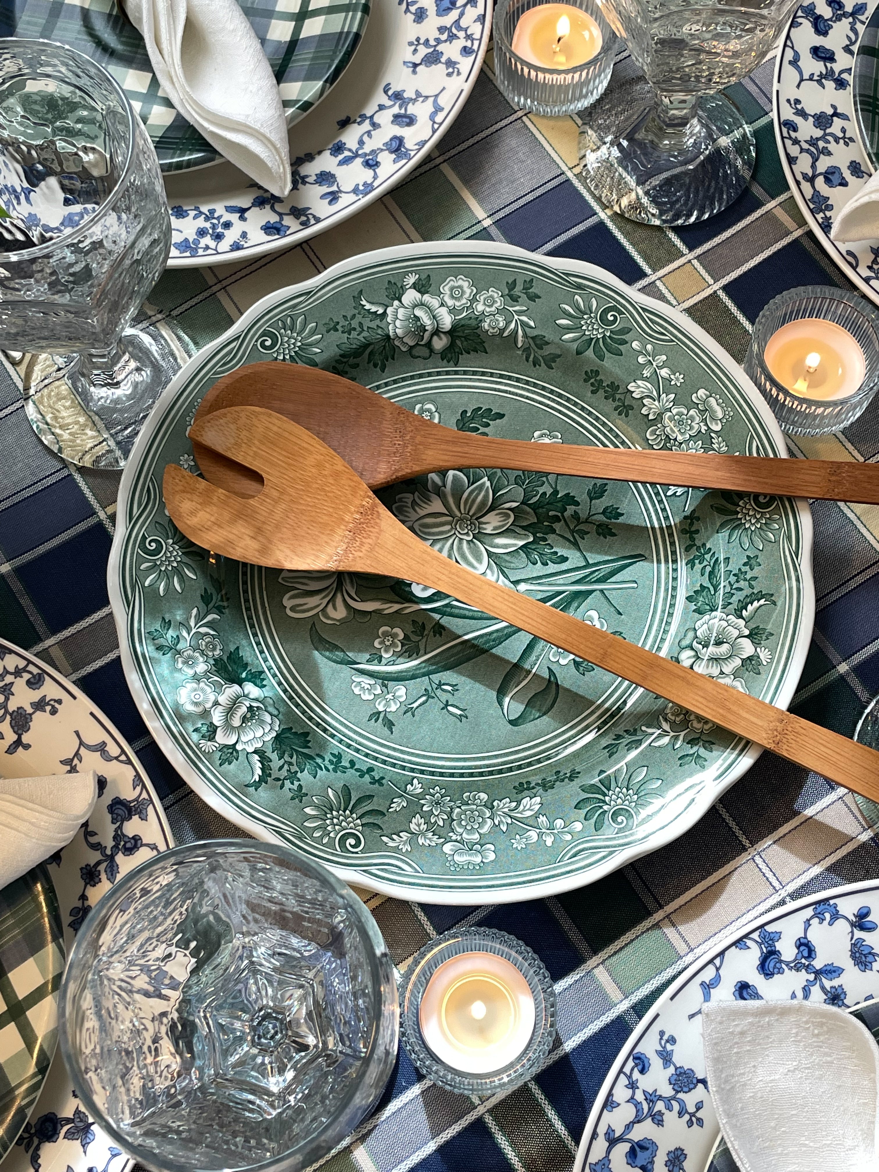 Carlton Sette, Table for 4