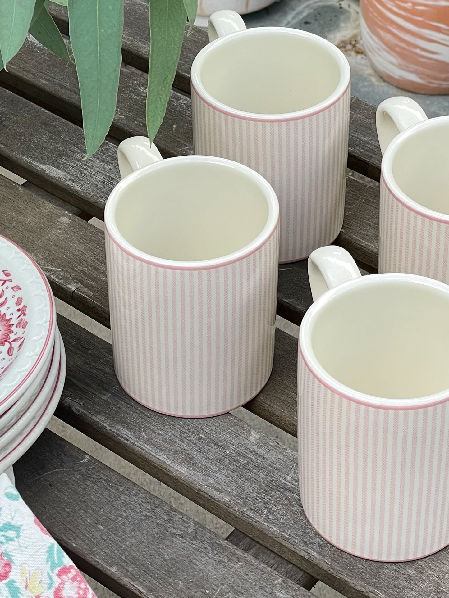 New Haven Oxford Mugs, Set of 4