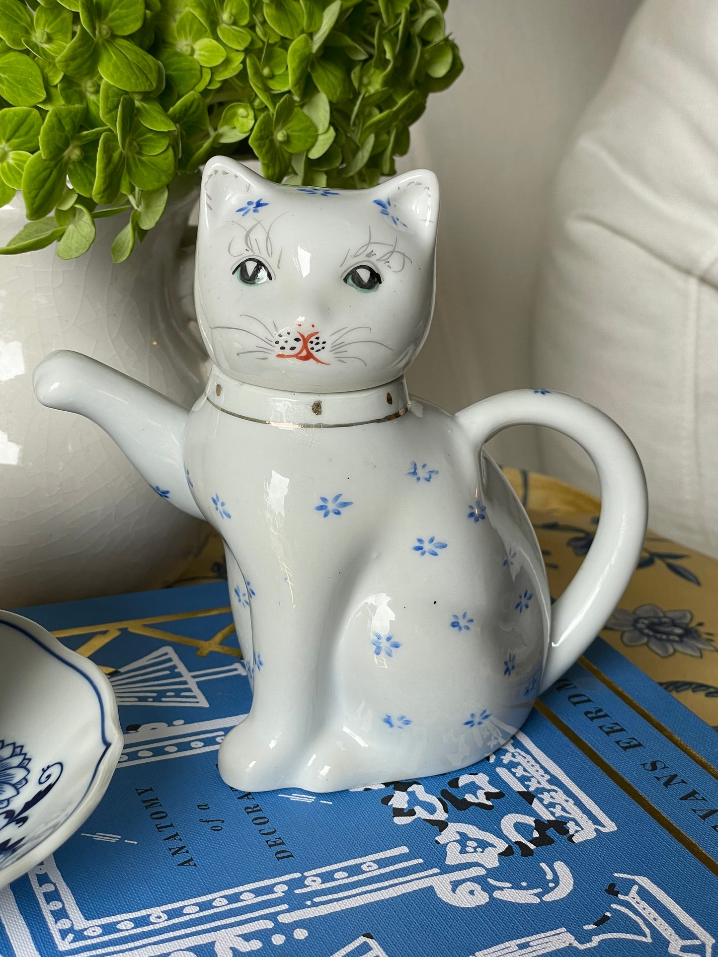 Sunrise Cat-Shaped Creamer