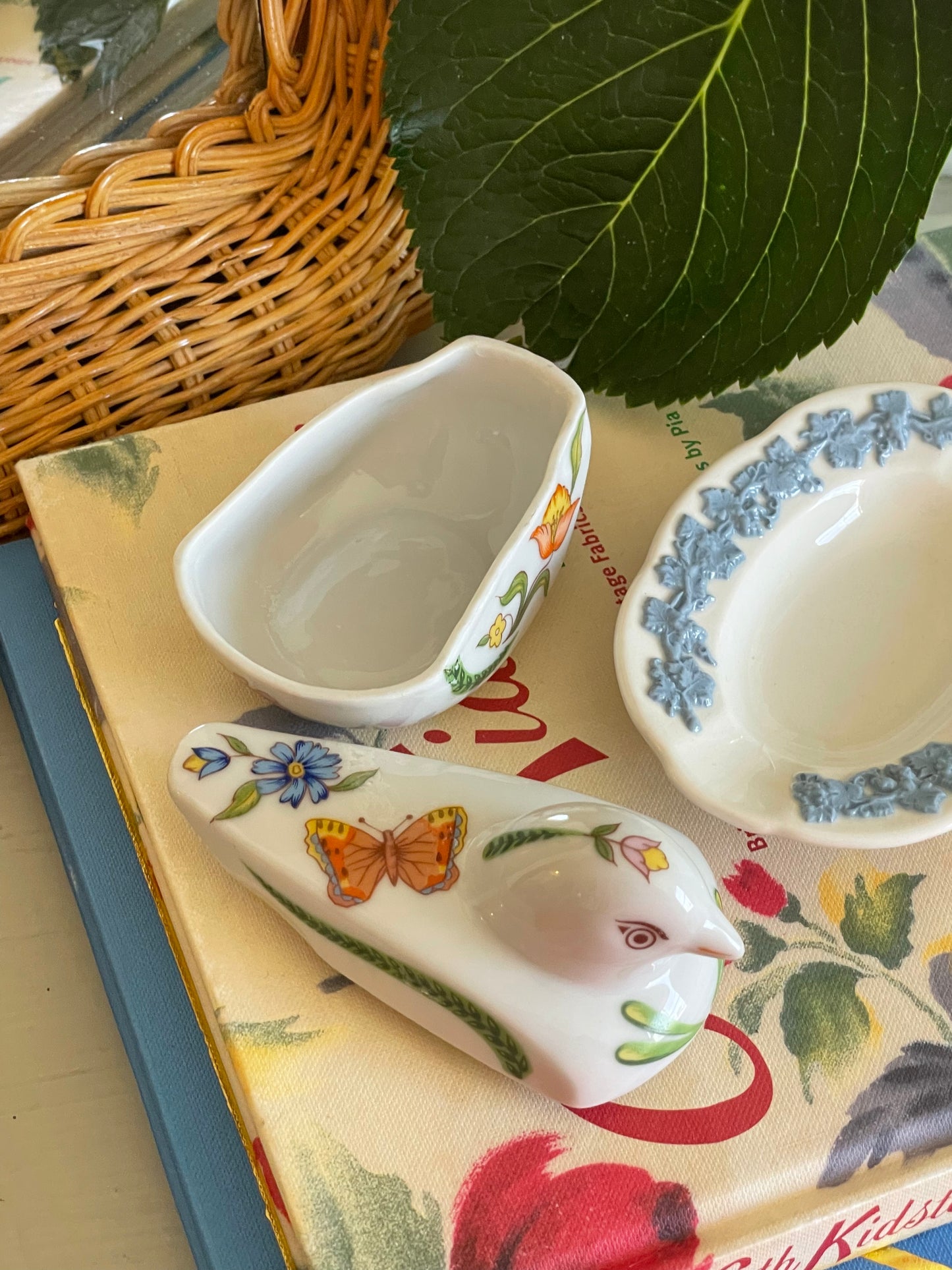 Gardenia Dove Trinket Box
