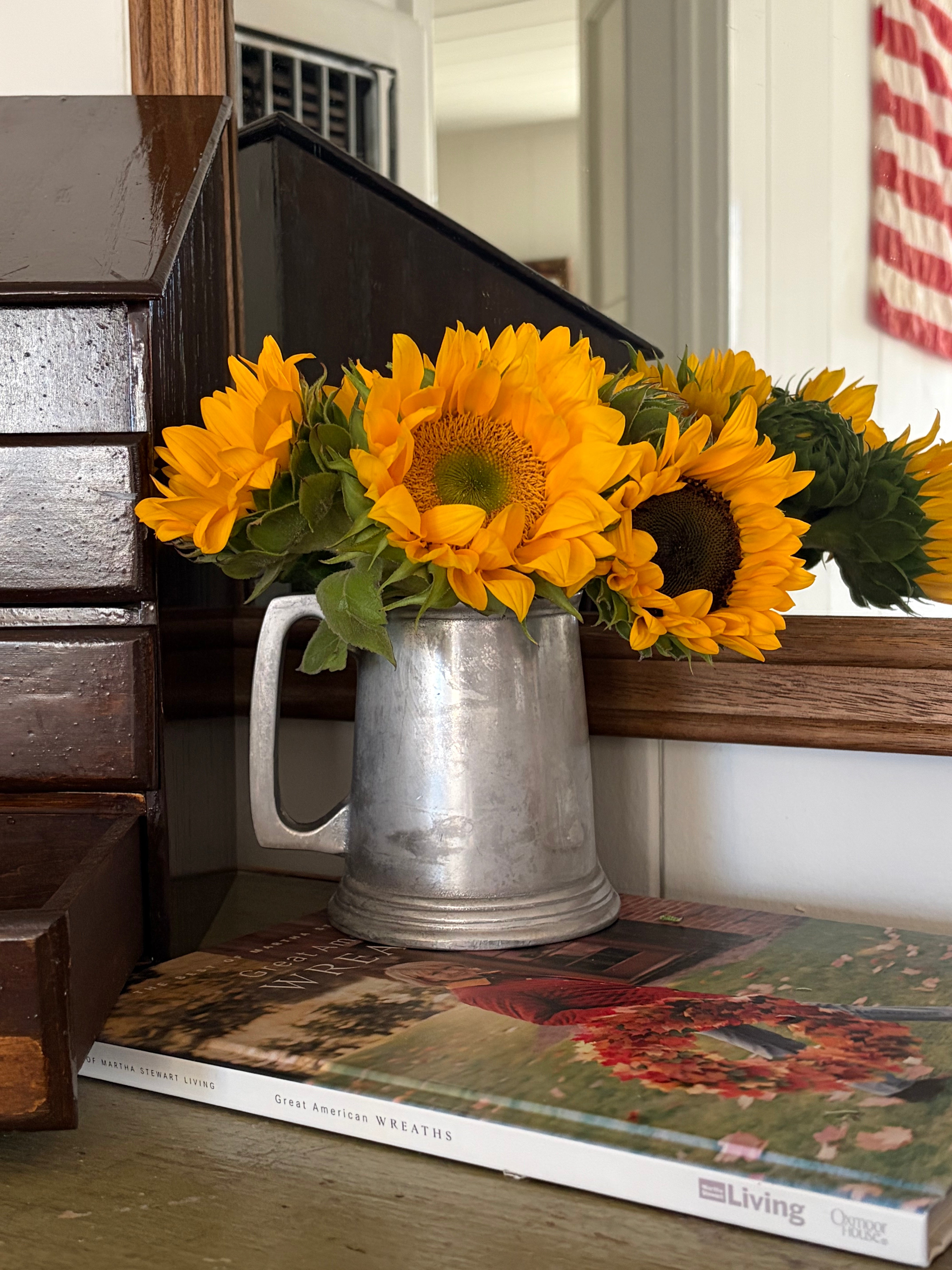 The Pembroke Tankard Vase