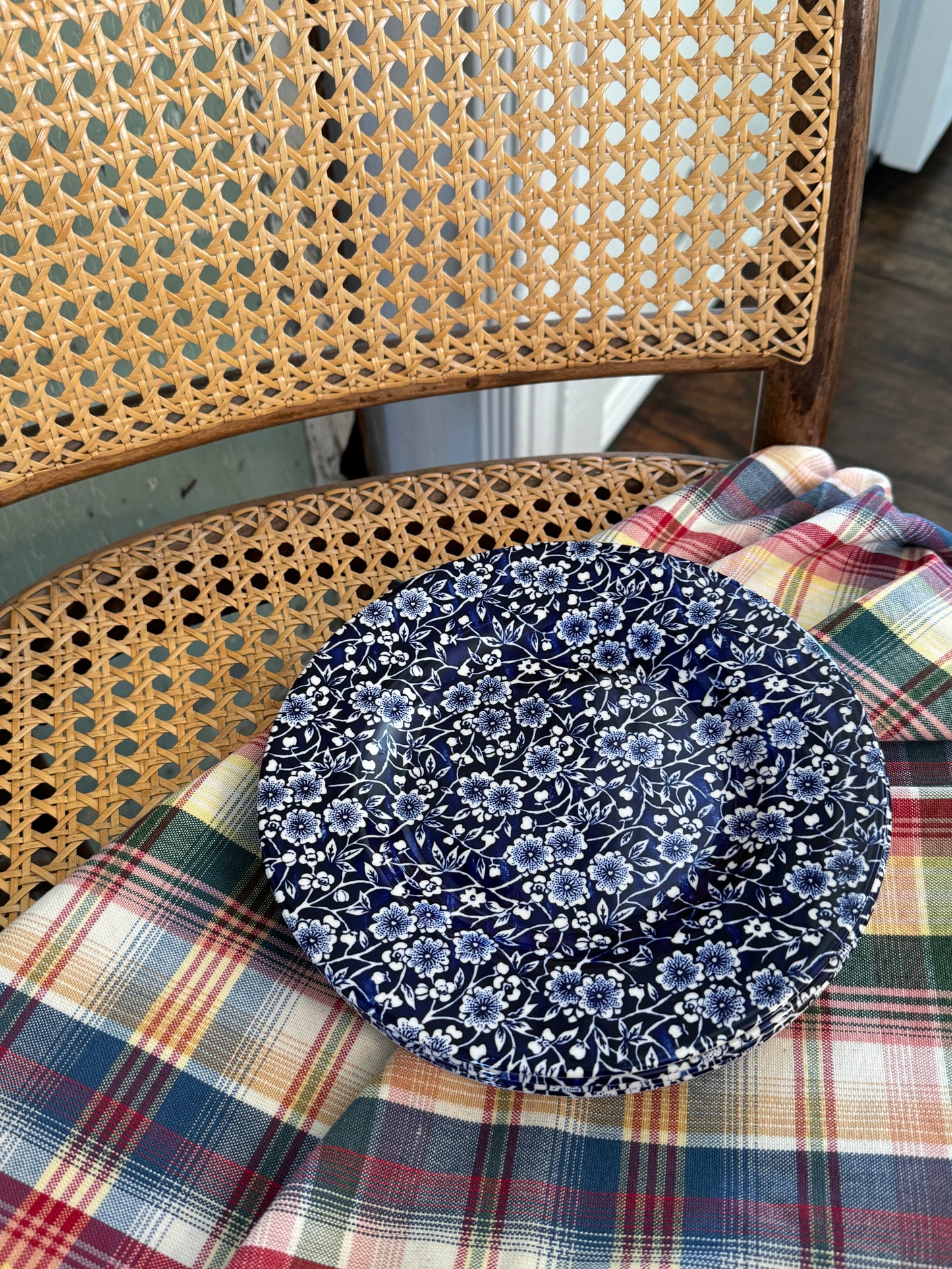 Blueberry Hill Farm 8-Piece Sette, Table for 4