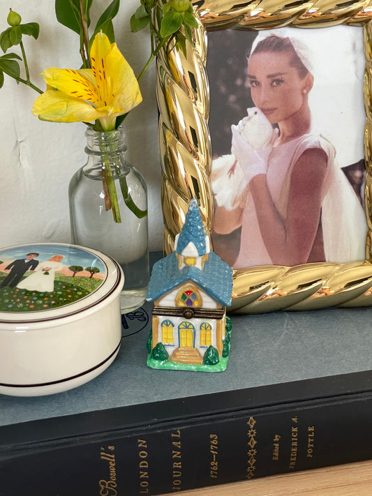 Lilyvale Chapel Mini Trinket Box