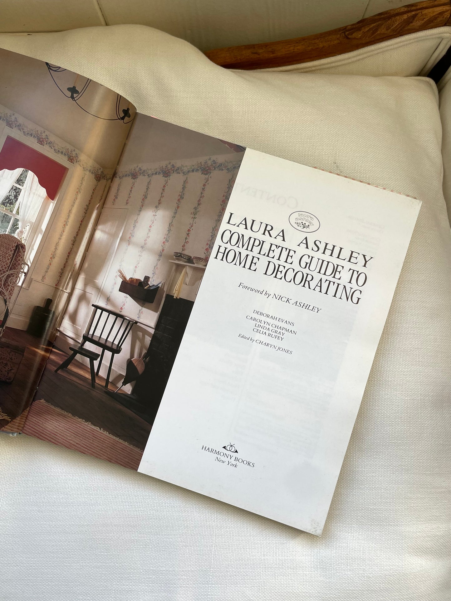 Laura Ashley Complete Guide to Home Decorating