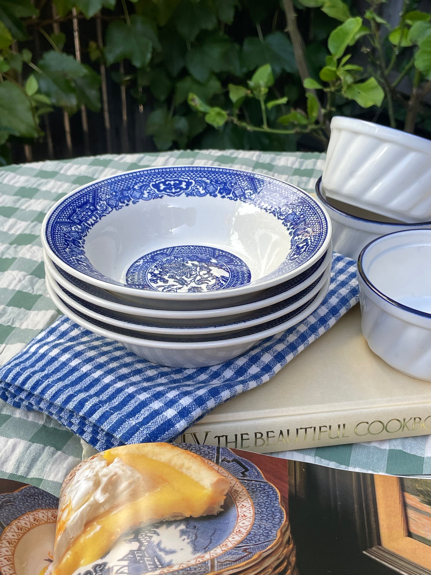 Blue Willow Bowls, Set of 4