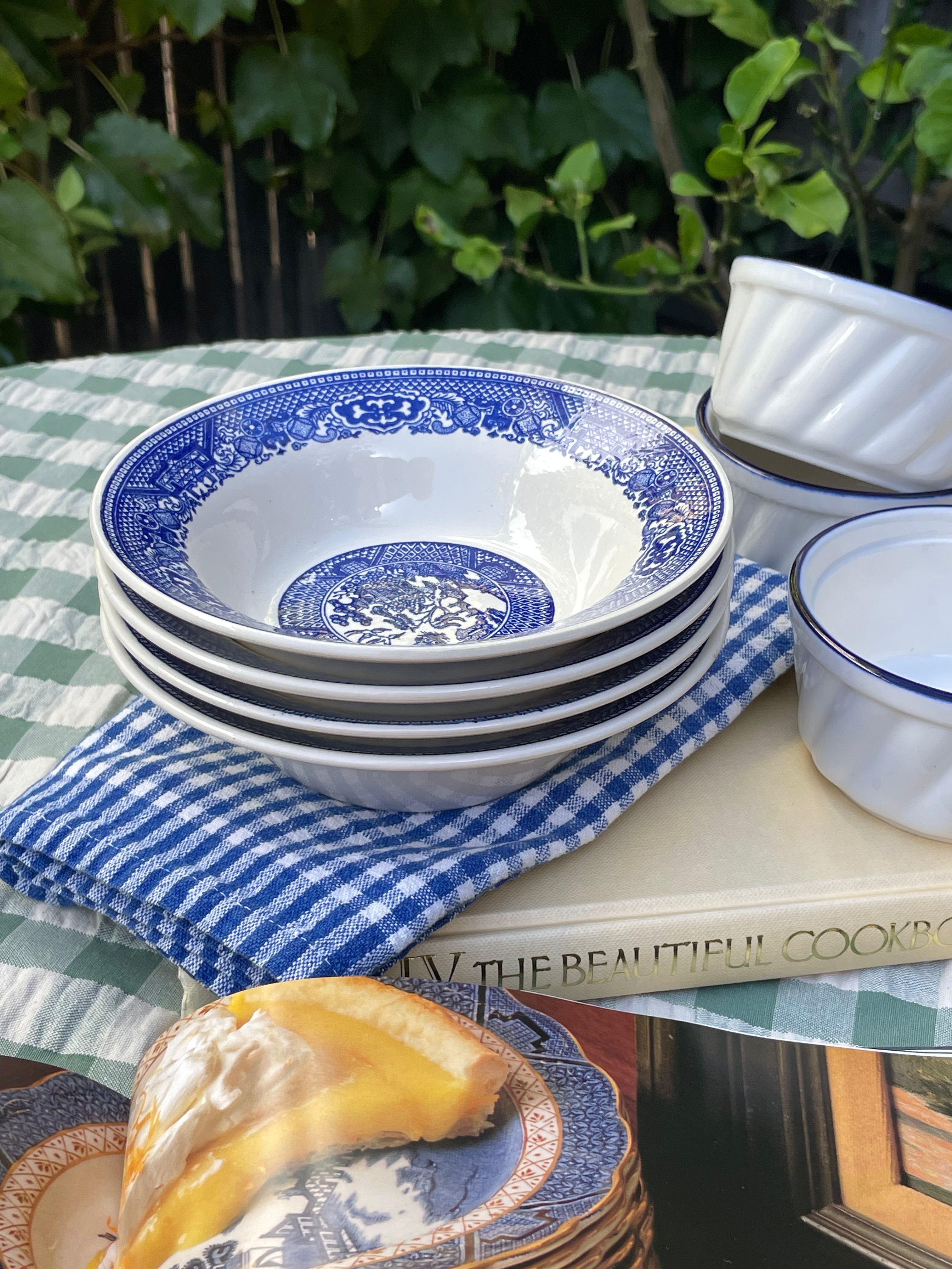 Blue Willow Bowls, Set of 4