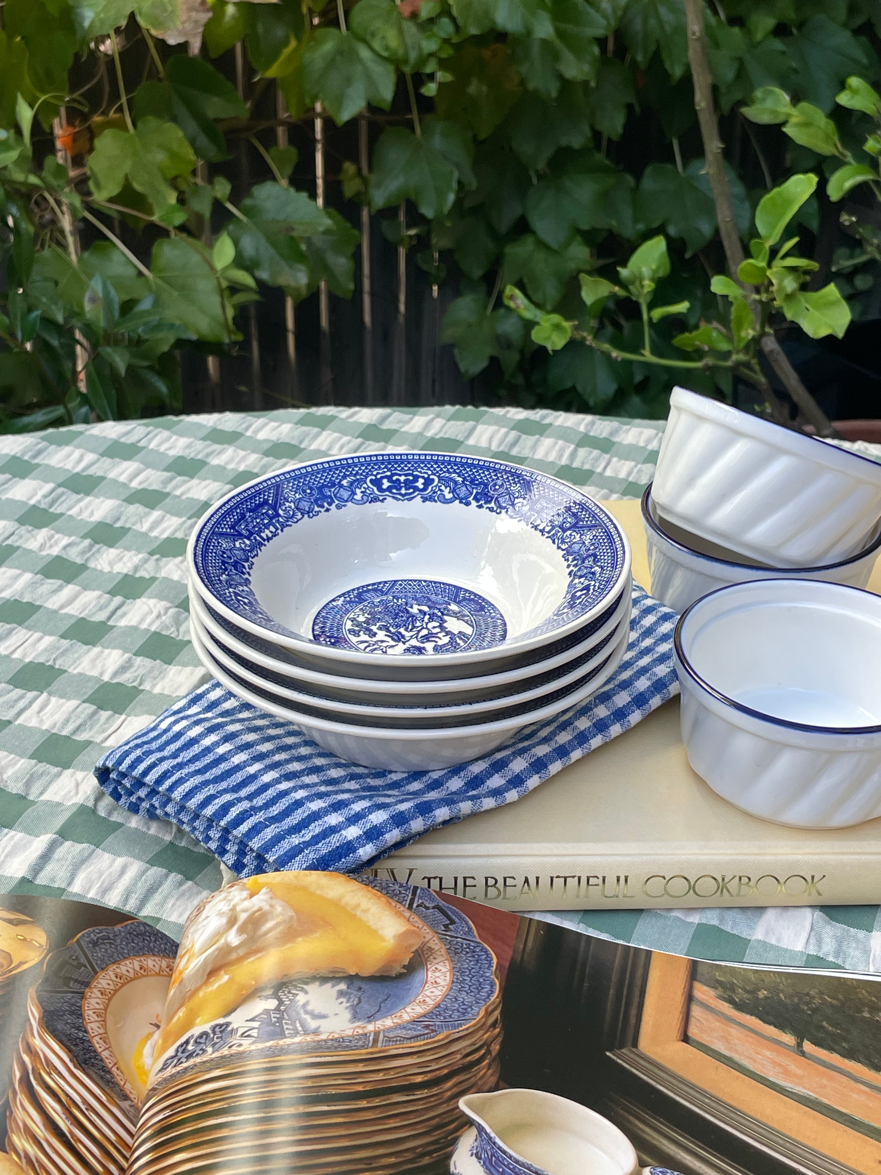 Blue Willow Bowls, Set of 4