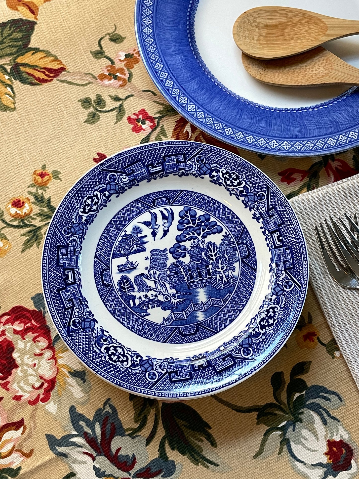 New Haven 8" Plates, Set of 6