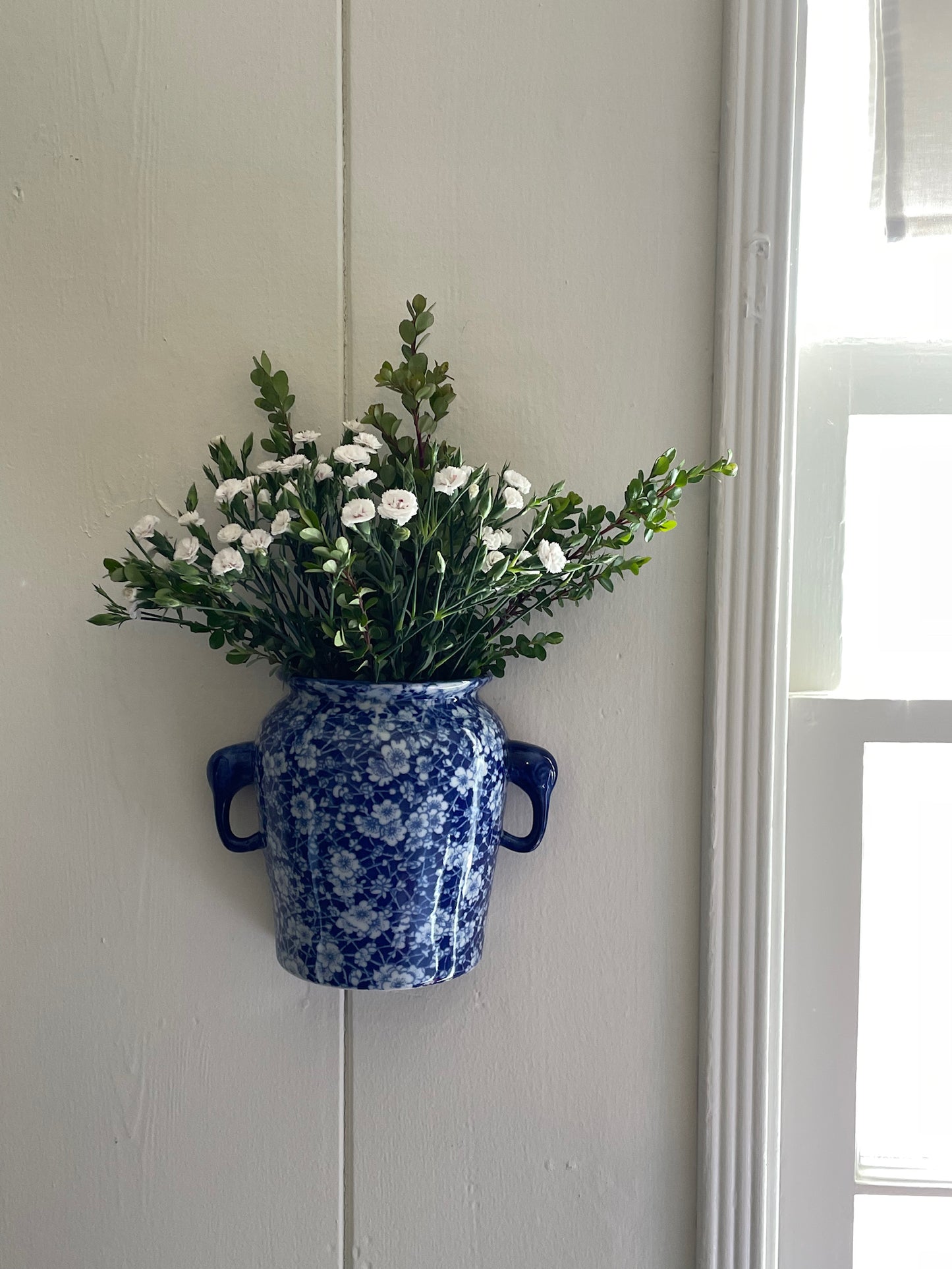 Hideout Hanging Flower Vase