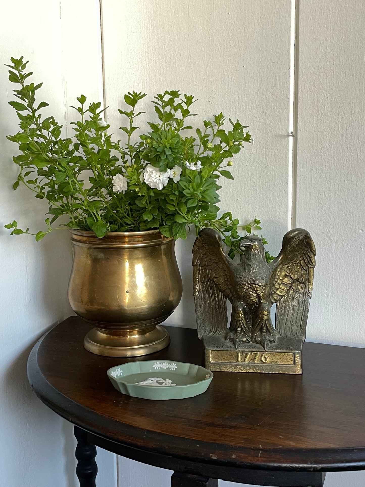 The Lexingon 1776 Brass Eagle Bookend