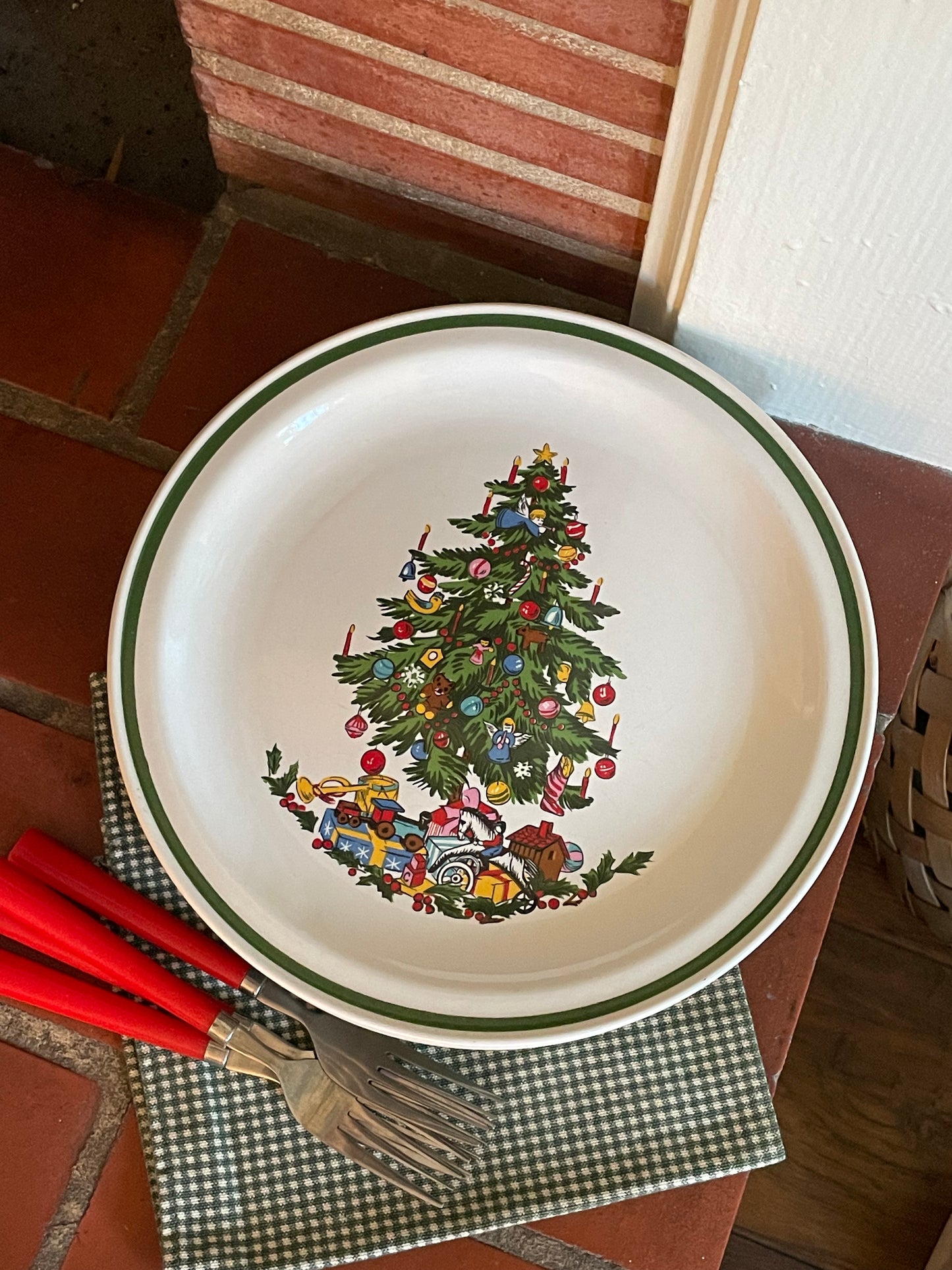 Christmas Morning Dinner Plates, Set of 4