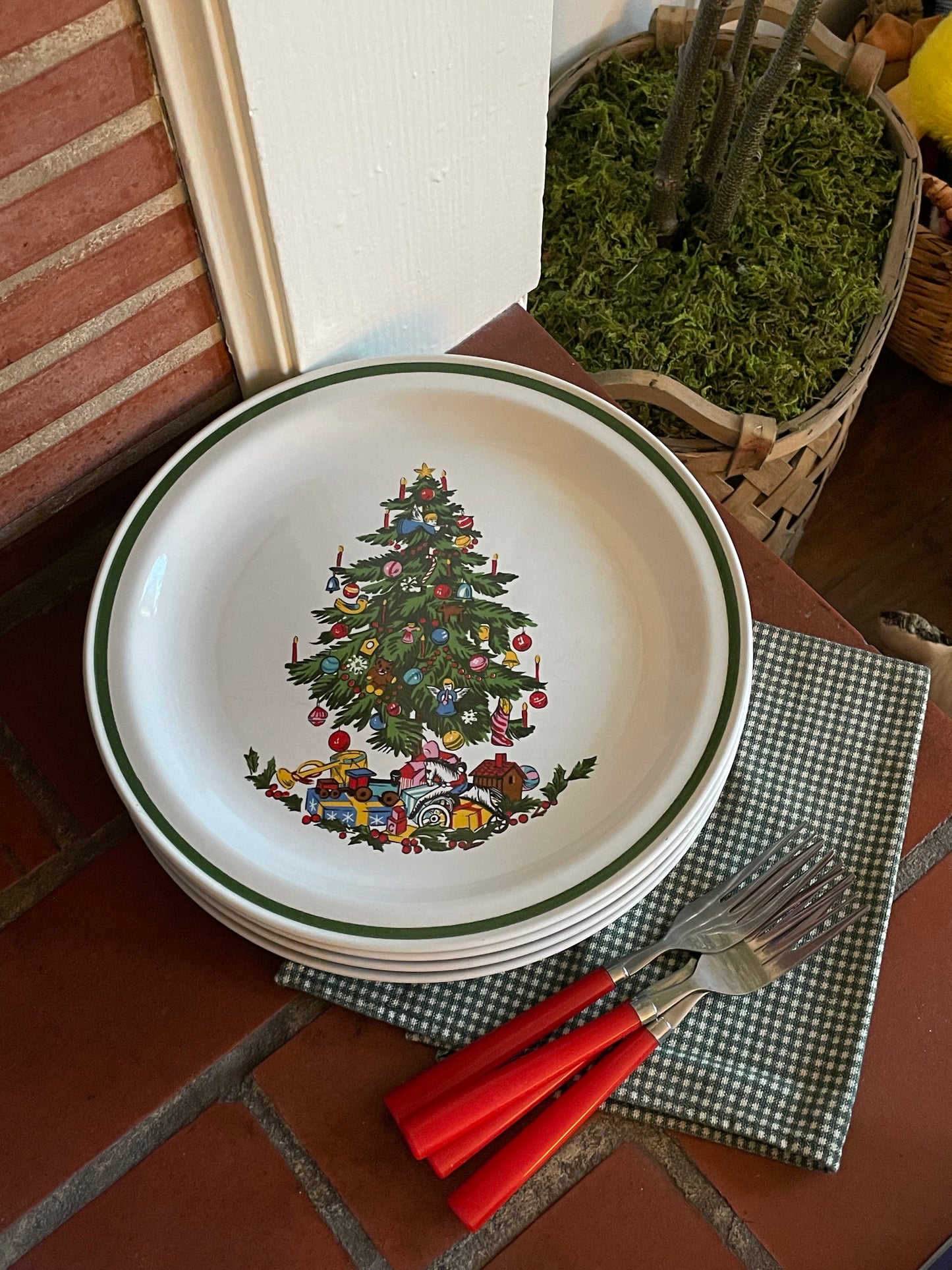 Christmas Morning Dinner Plates, Set of 4