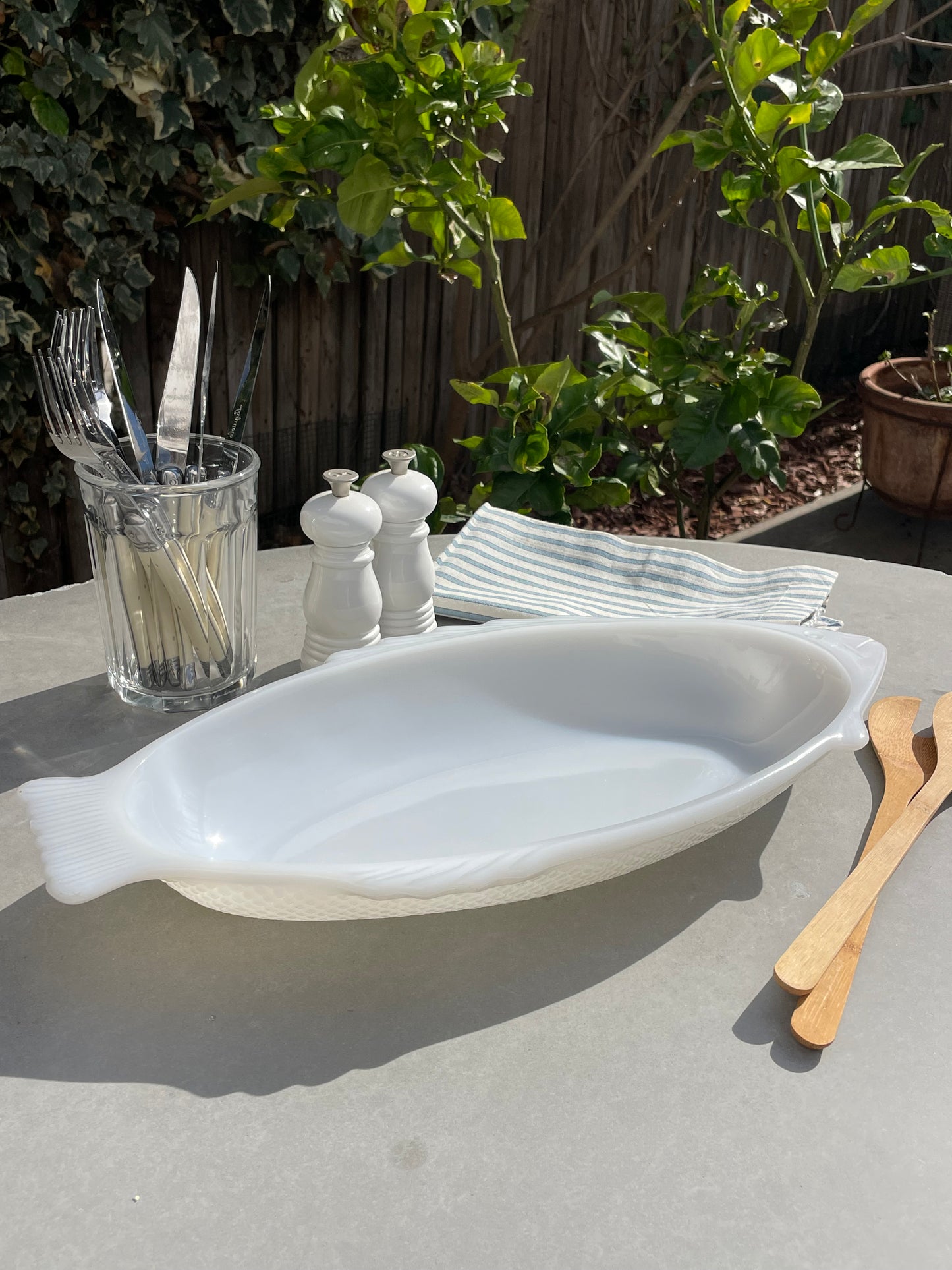 Dory Fish-Shaped Milk-Glass Serving Dish and Stand