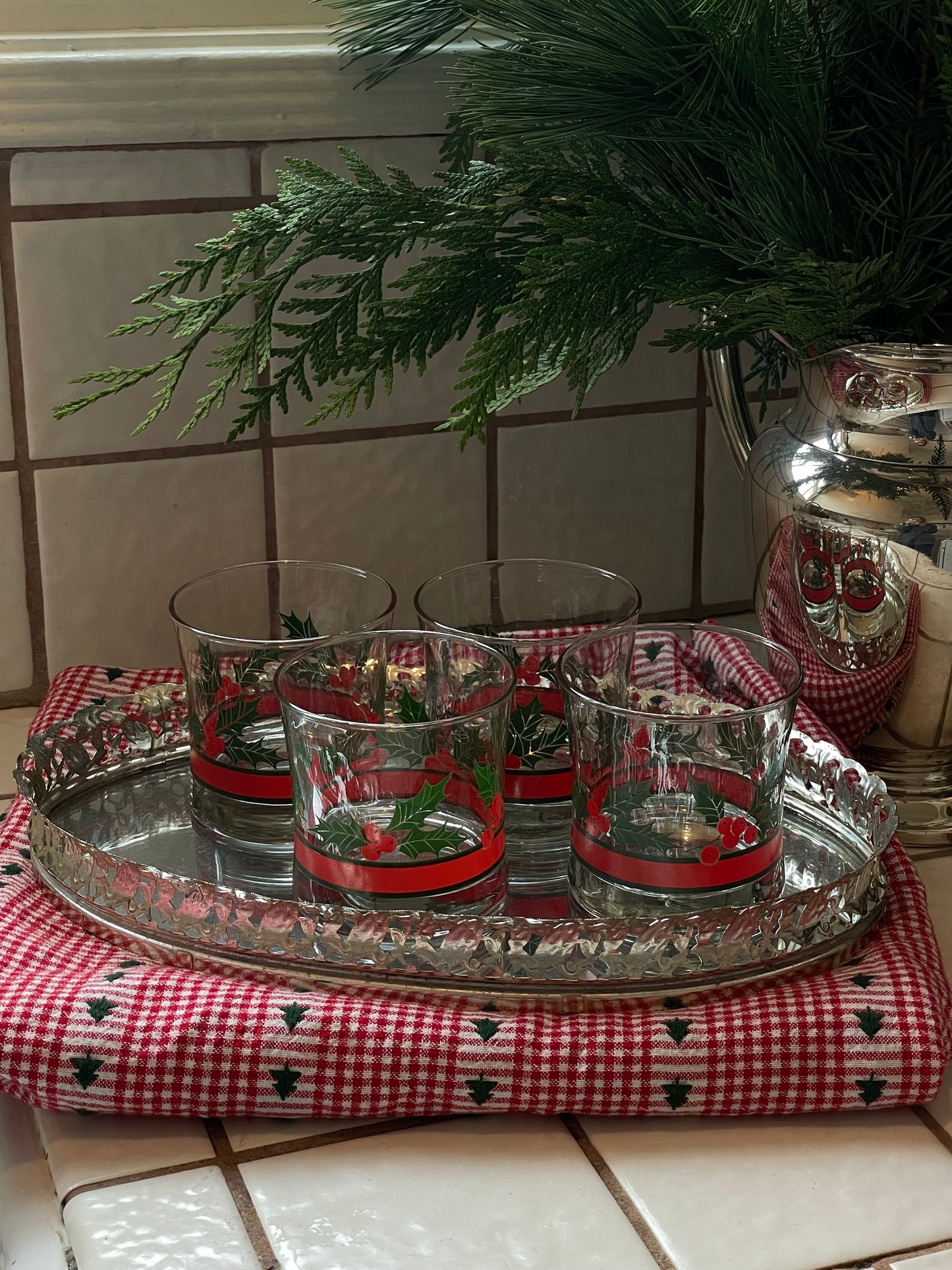 Holly Rocks Glasses, Set of 4