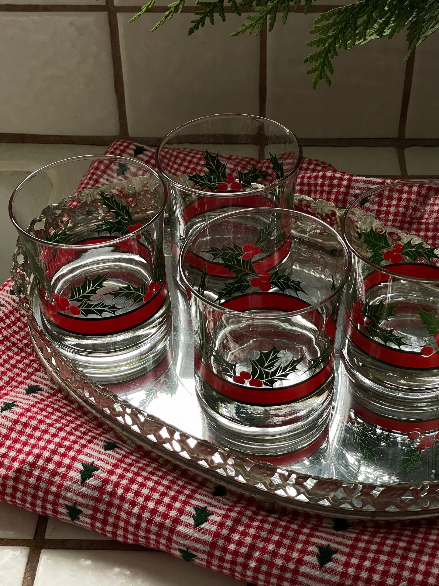 Holly Rocks Glasses, Set of 4