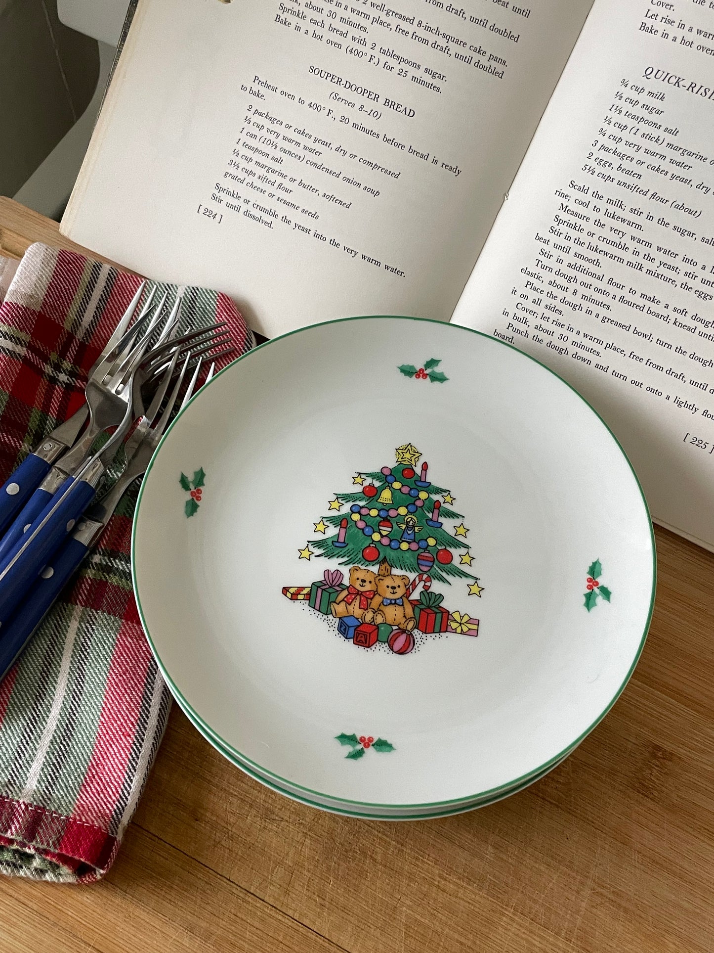 Teddy's Treat Plates, Set of 4