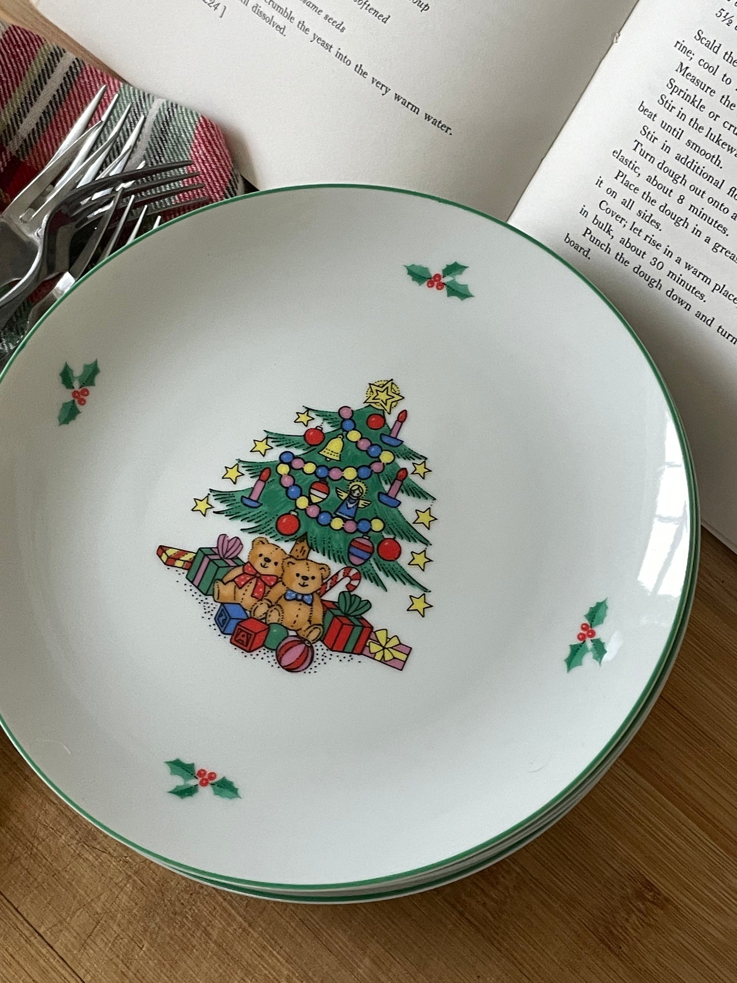 Teddy's Treat Plates, Set of 4