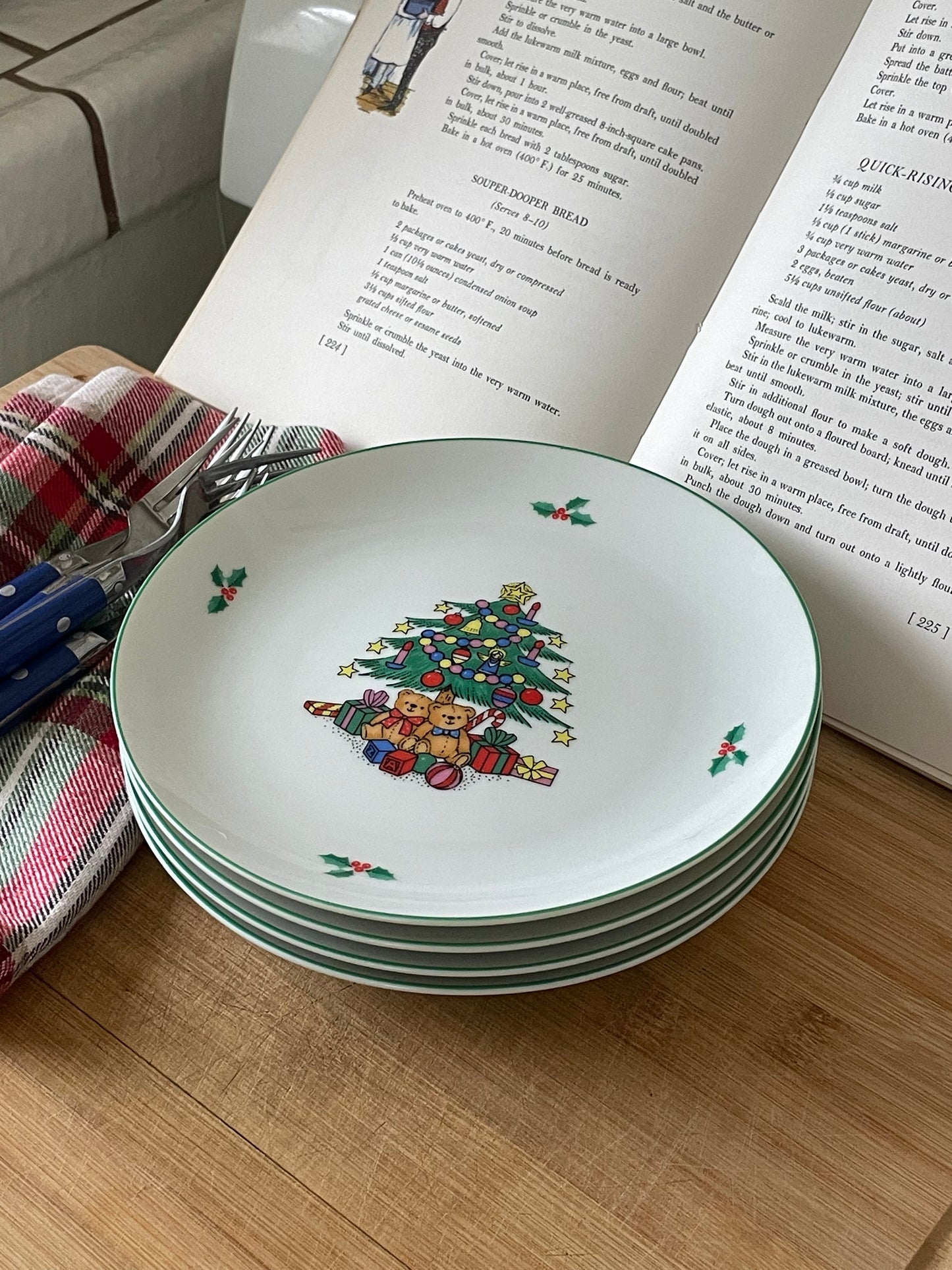 Teddy's Treat Plates, Set of 4