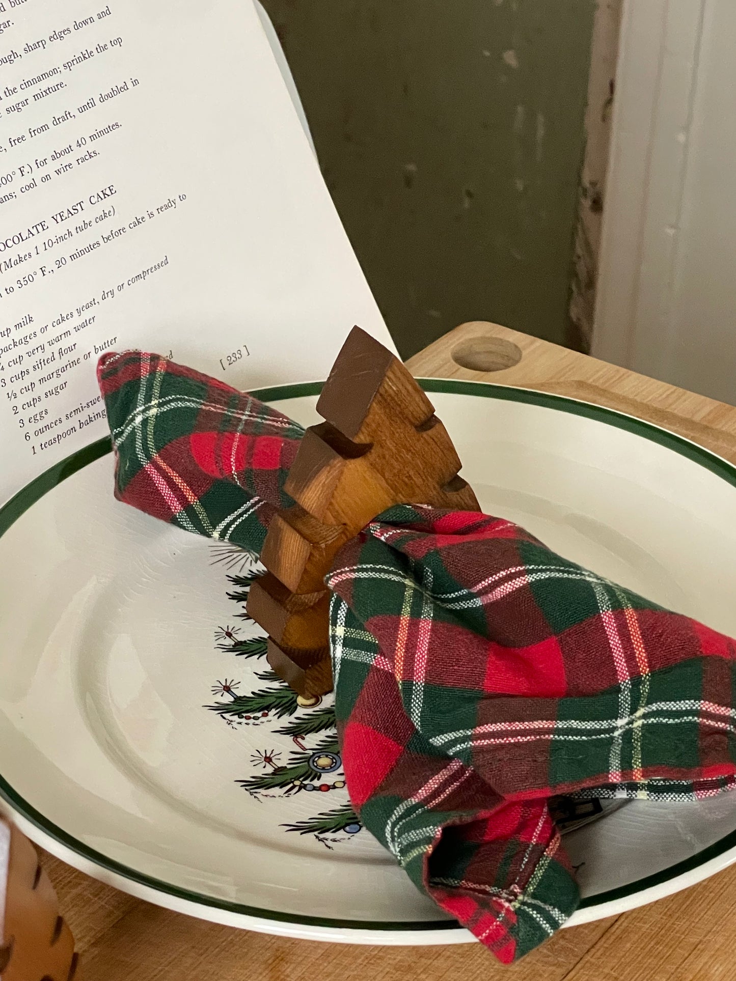 Woodland Holiday Napkin Rings, Set of 6