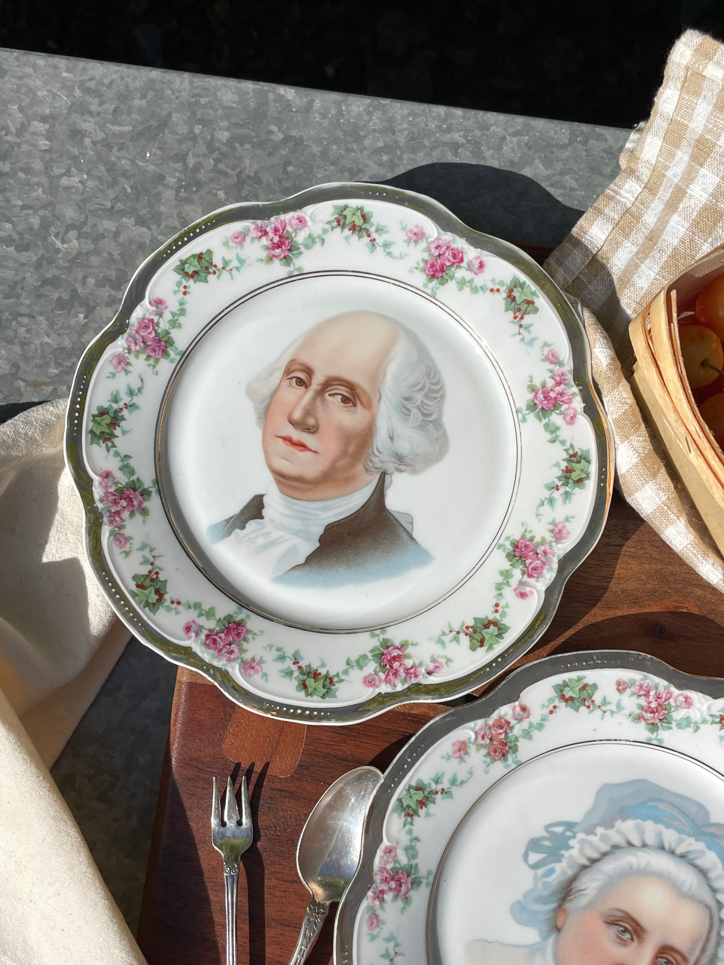 'The Washingtons' Decorative Plates