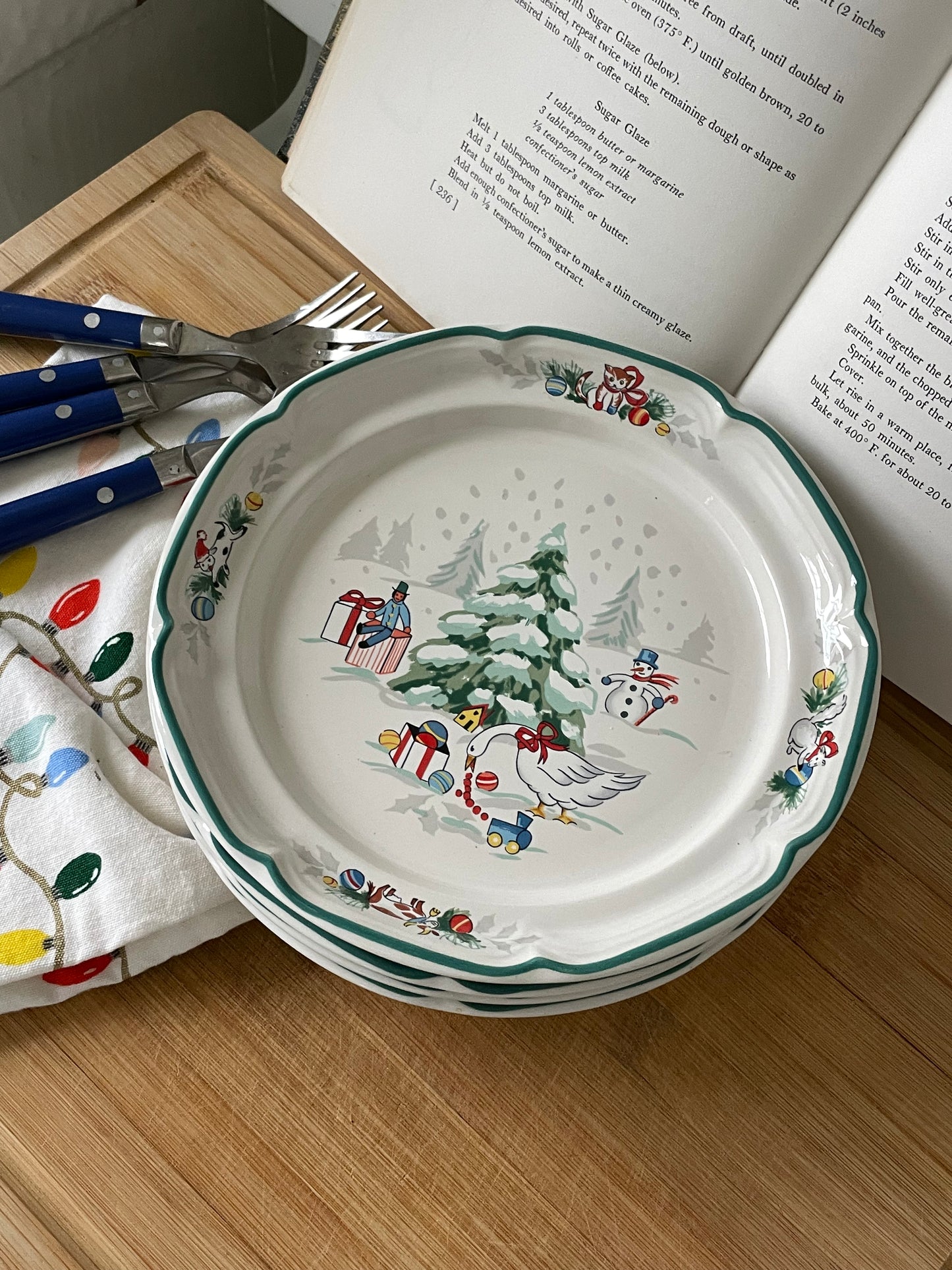 Country Christmas Dessert Plates, Set of 4