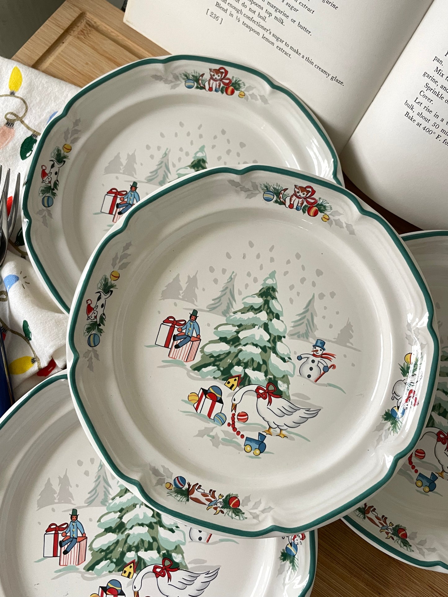Country Christmas Dessert Plates, Set of 4