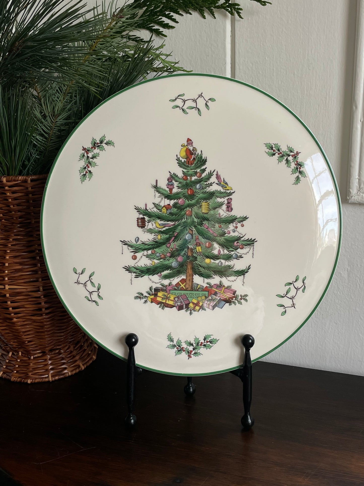 Spode 'Christmas Tree' Decorative Round