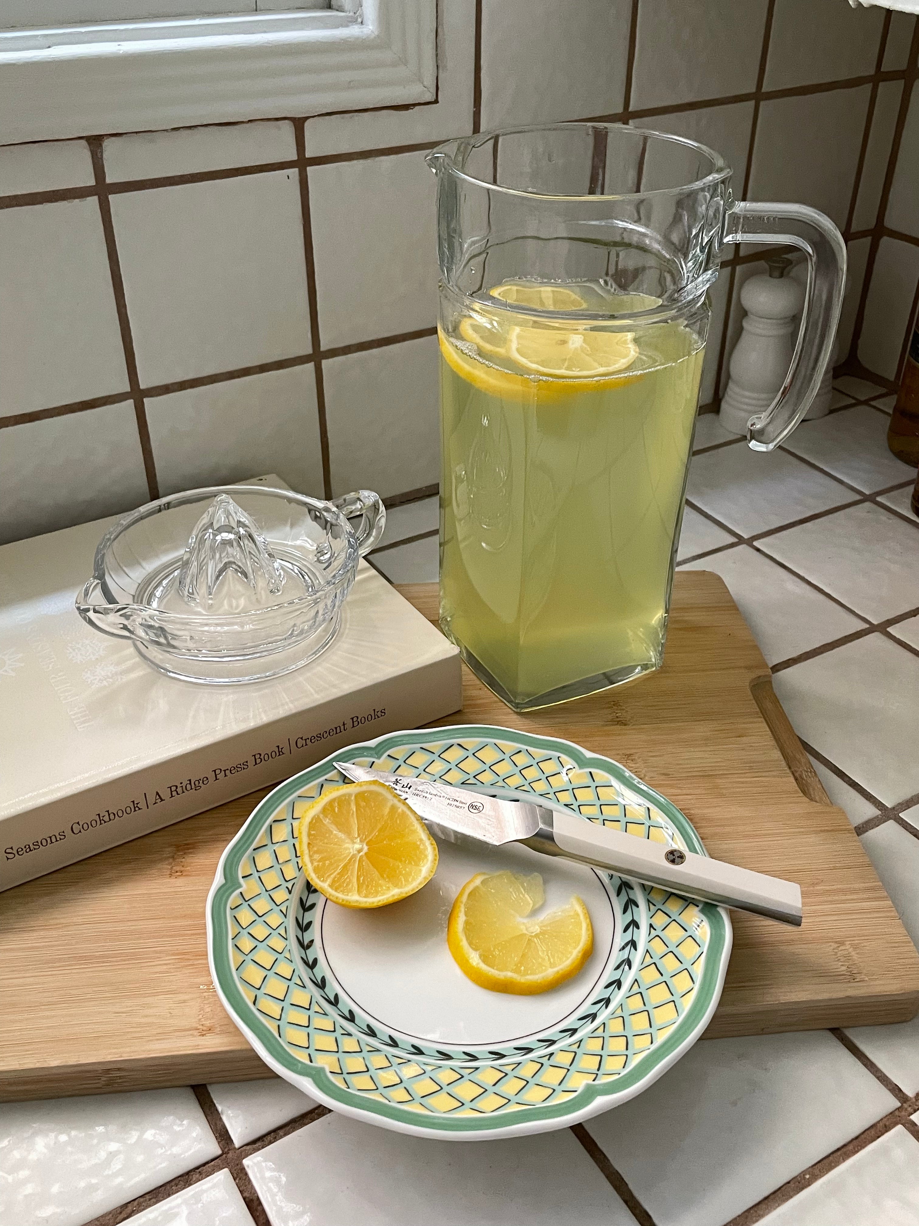 Newlywed Glass Juicer & Pitcher Set