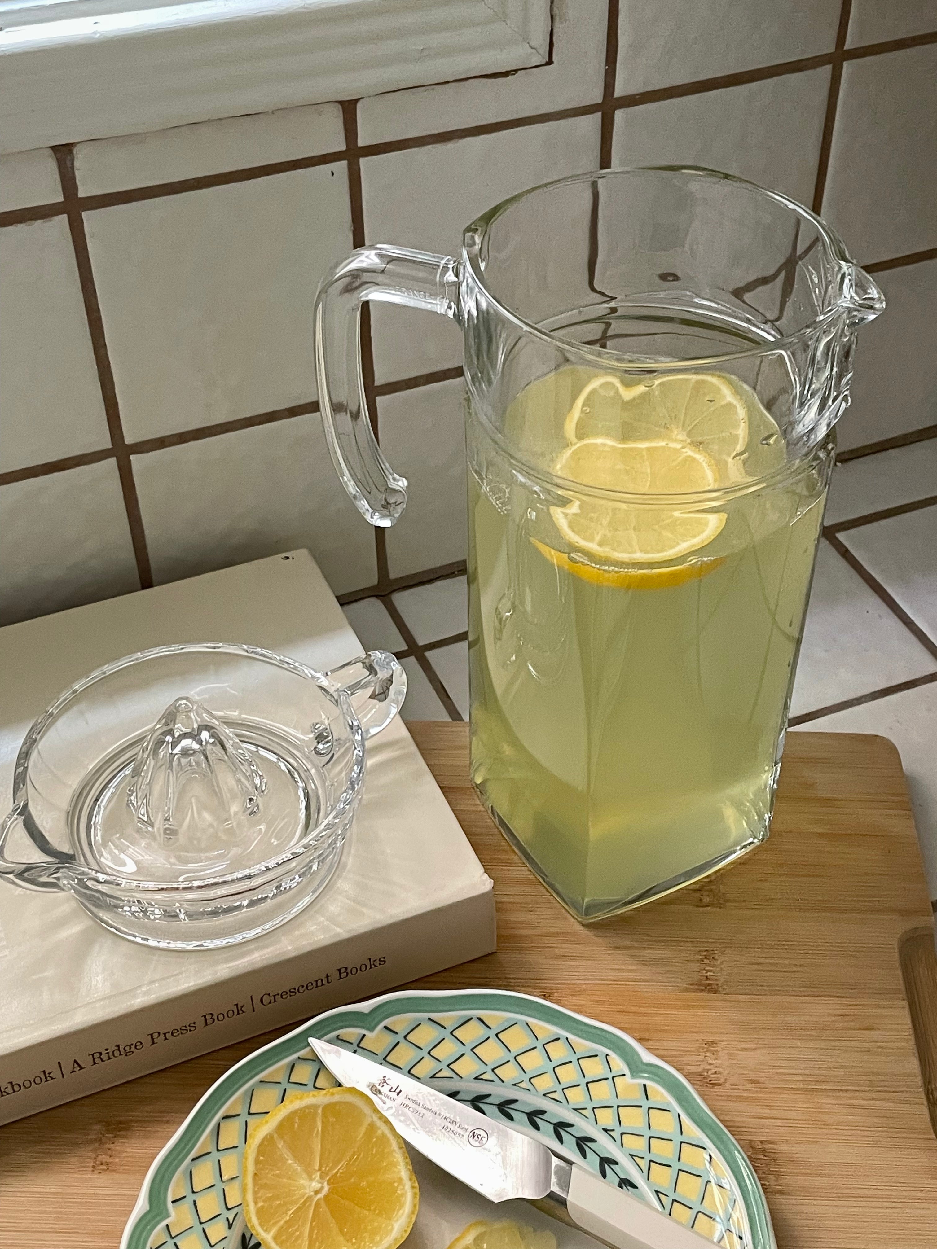 Newlywed Glass Juicer & Pitcher Set