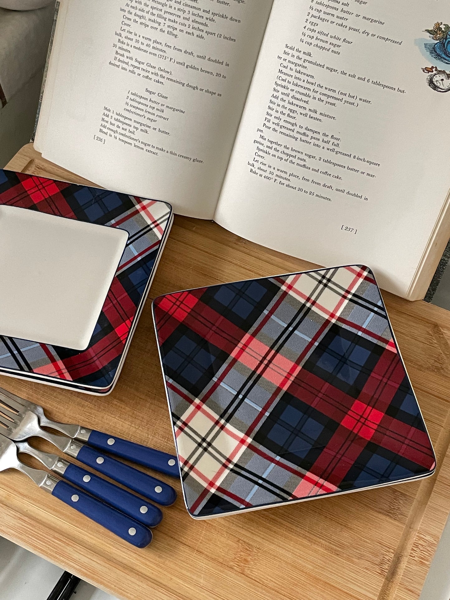 Heritage Plaid Appetizer Plates, Set of 4