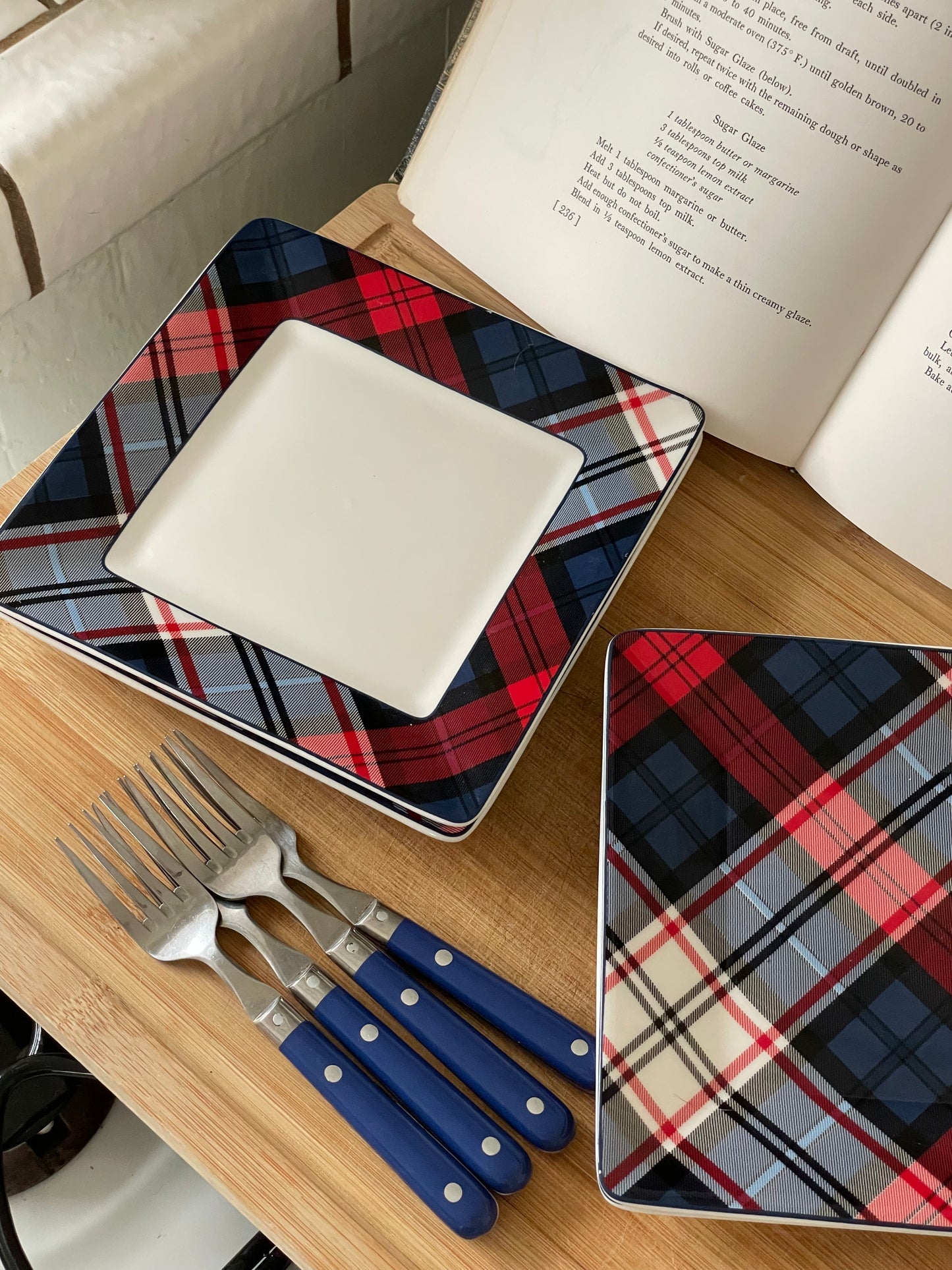 Heritage Plaid Appetizer Plates, Set of 4