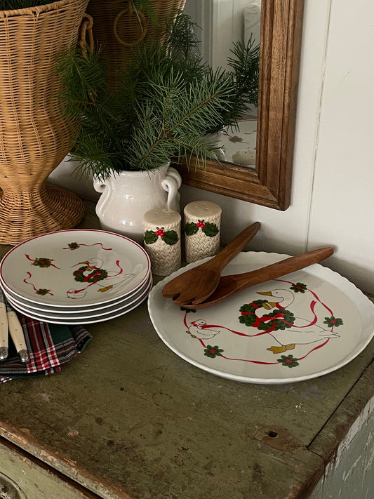 Christmas Goose Dessert Serving Sette, 4 Dessert Plates & 1 Platter
