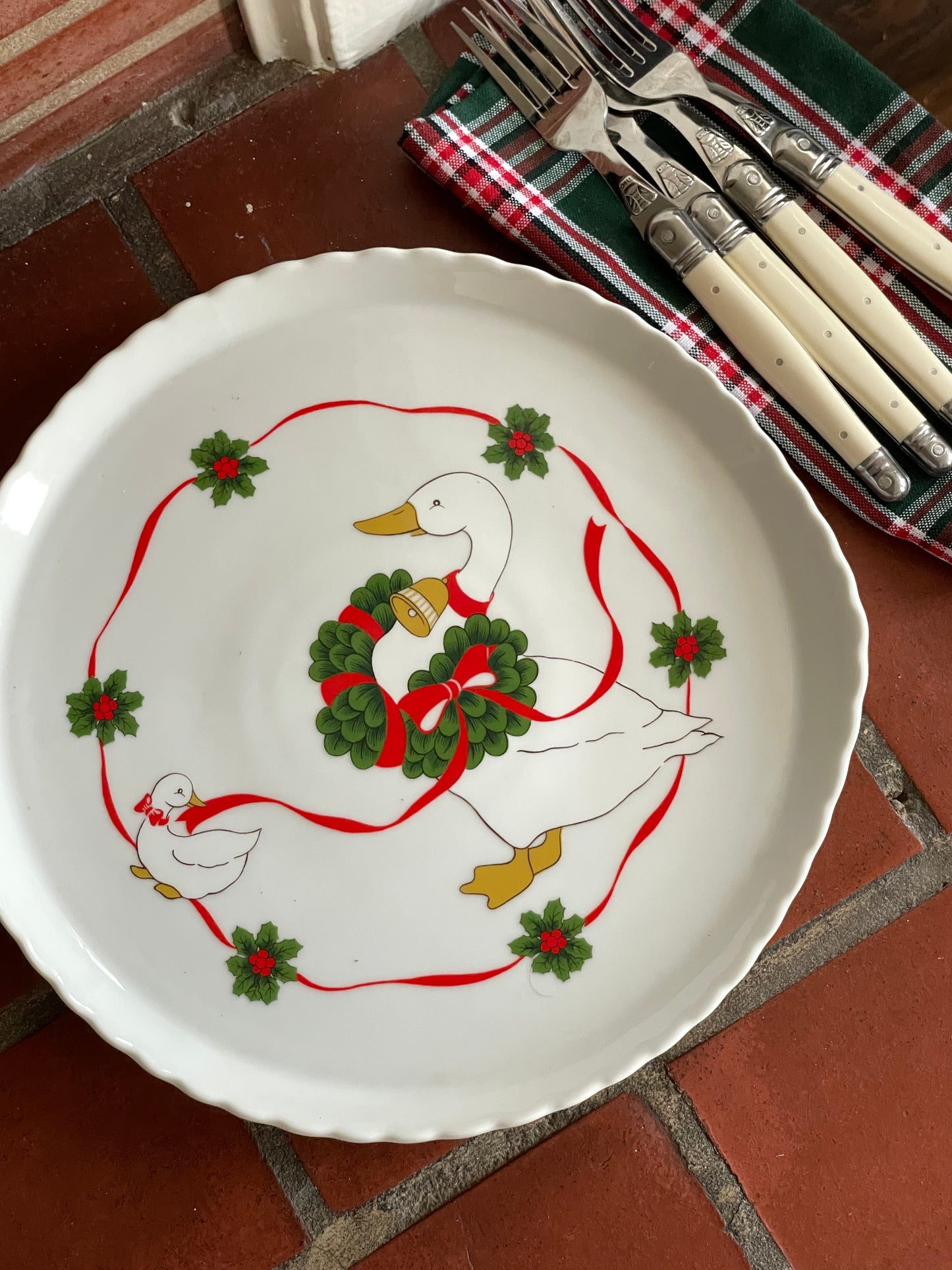 Christmas Goose Dessert Serving Sette, 4 Dessert Plates & 1 Platter