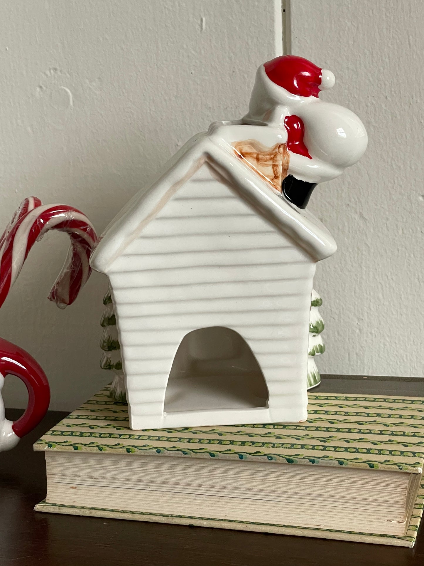 Candlelit Cottage Tea Light Holder