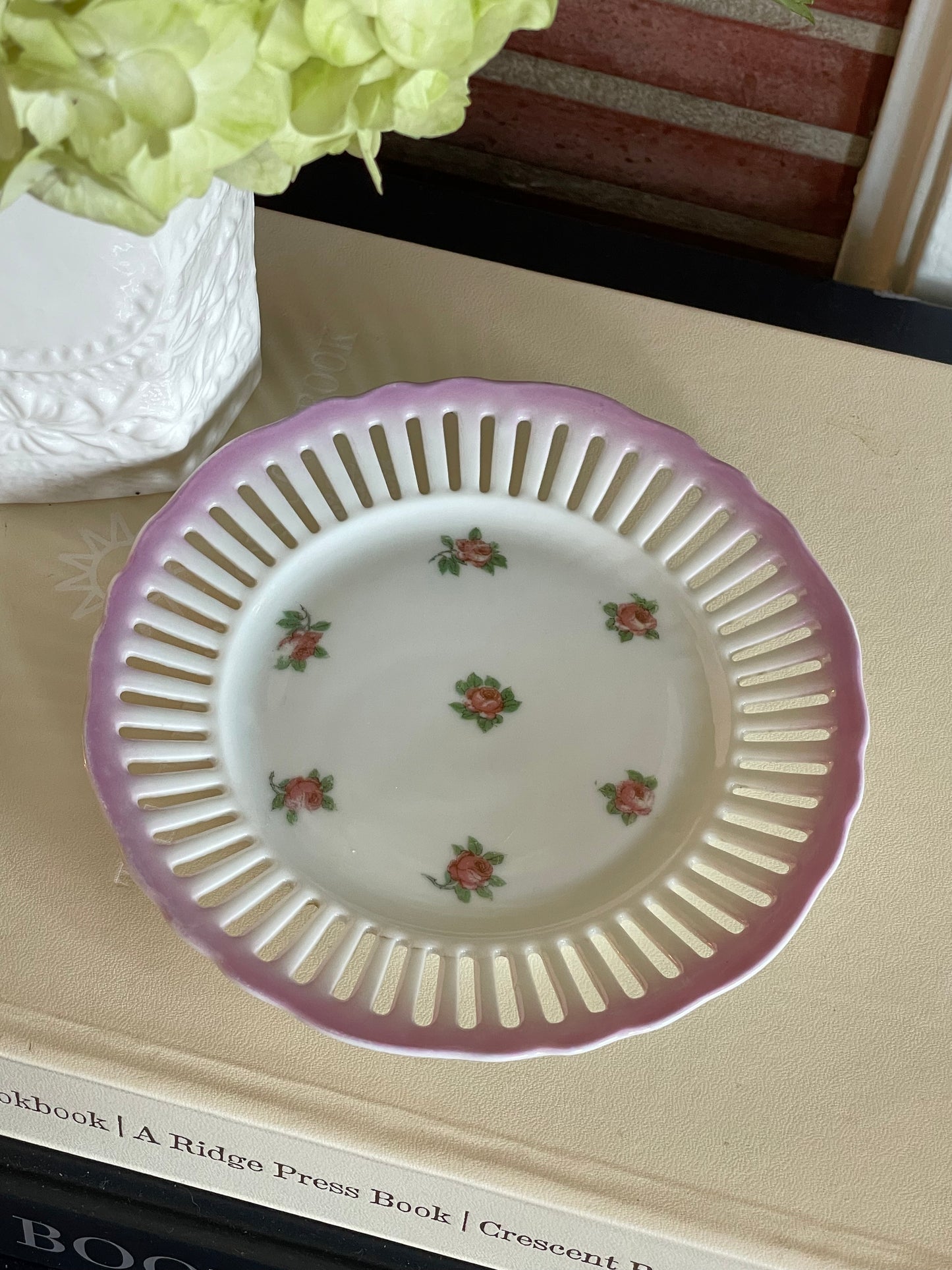 Rosebud Candle Plate