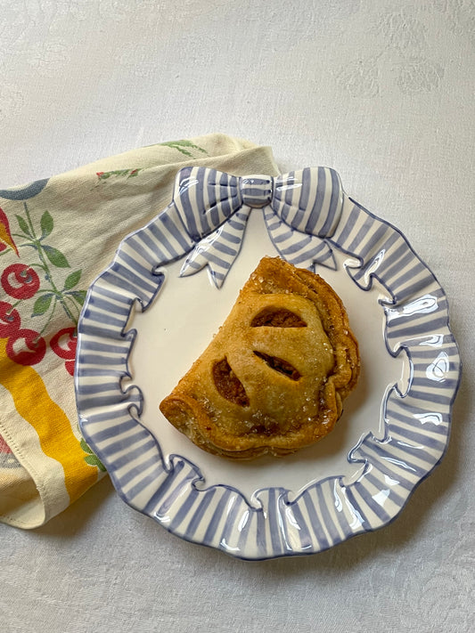 Bramble Bow Plate