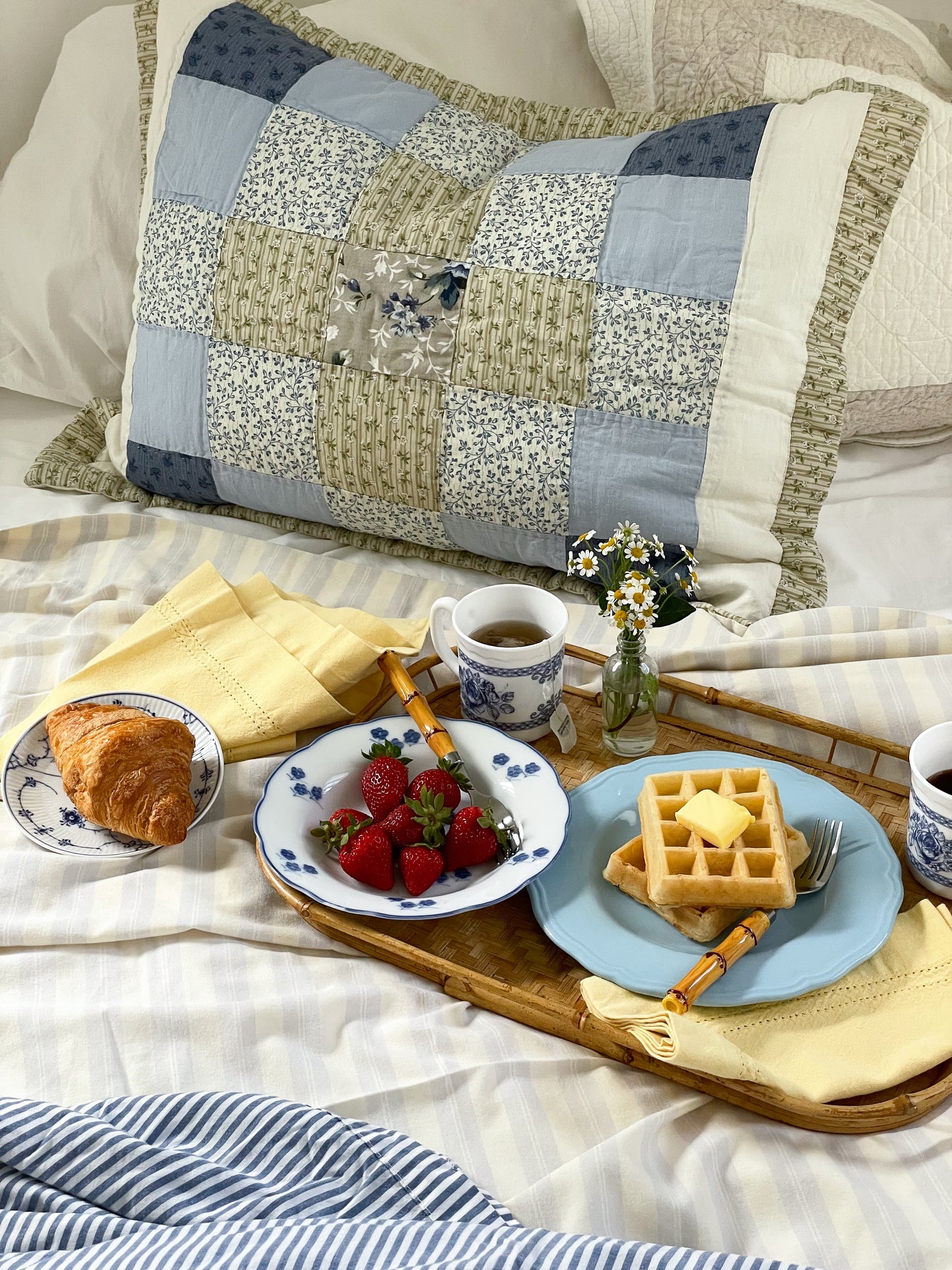 Breakfast in Bed Sette